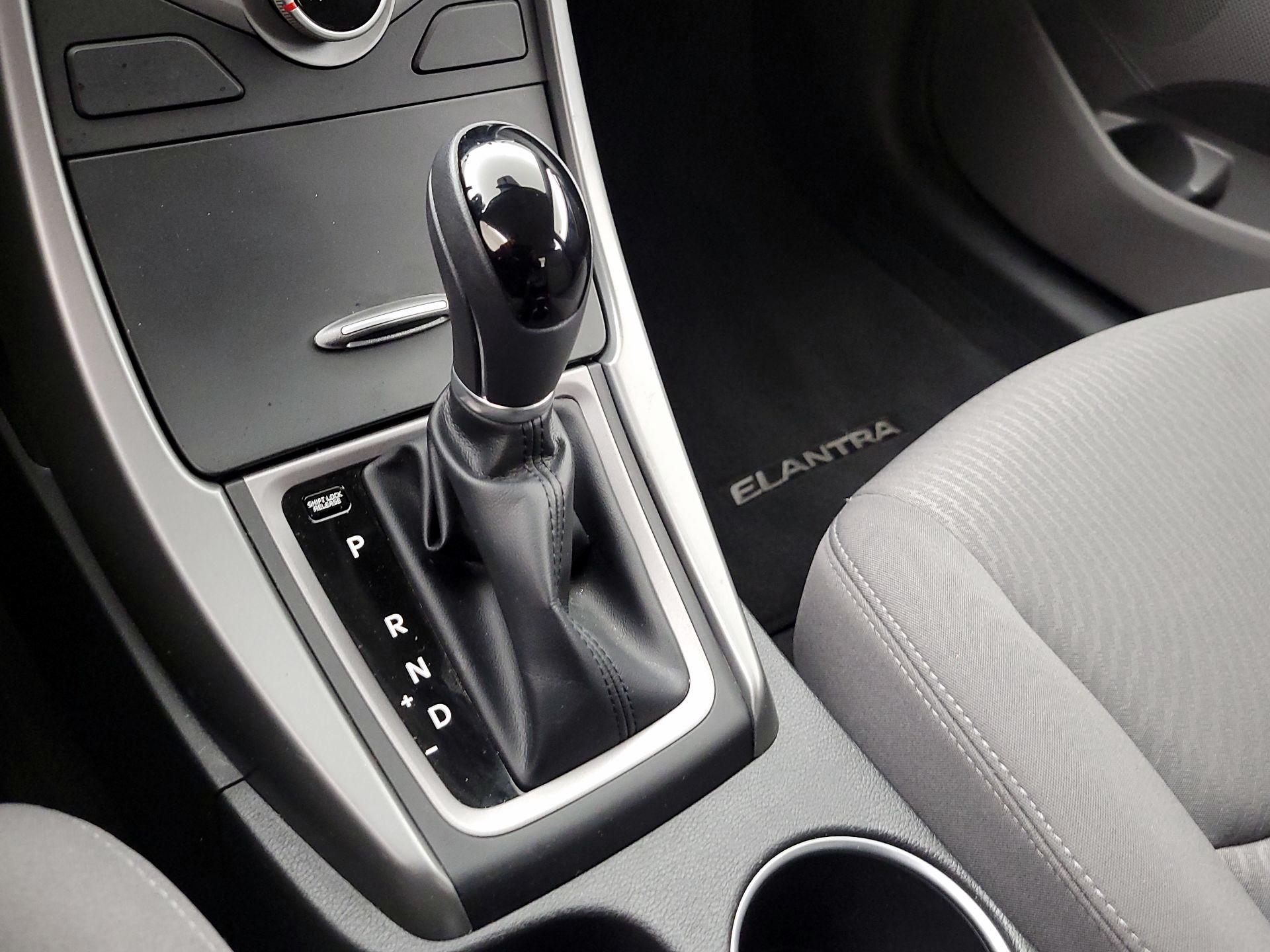 Thumbnail: 2016 Hyundai Elantra - 16