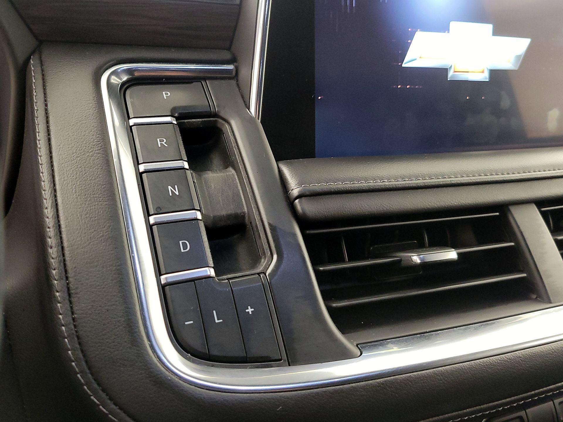 Thumbnail: 2023 Chevrolet Tahoe - 17