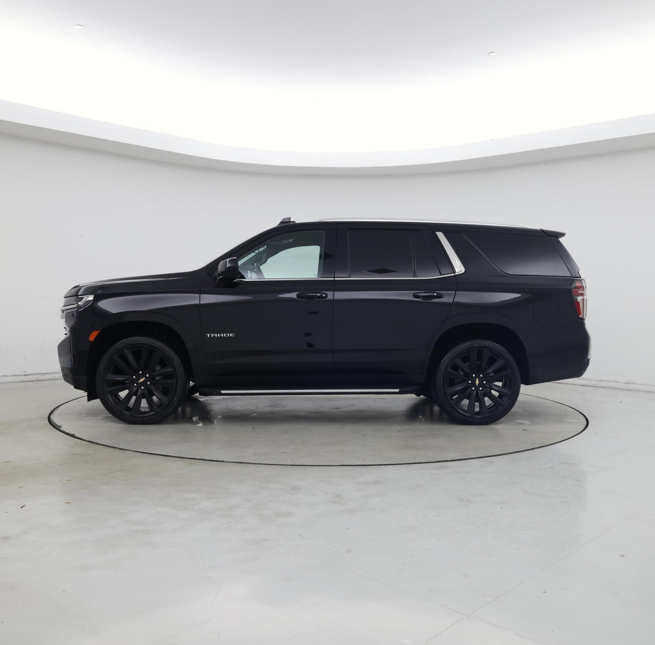 Thumbnail: 2023 Chevrolet Tahoe - 3