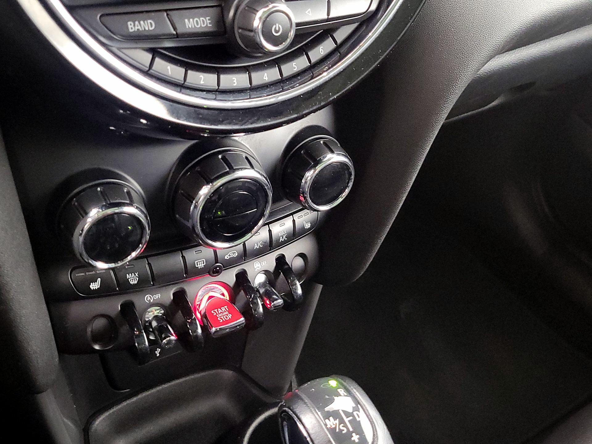 Thumbnail: 2019 MINI Cooper Hardtop - 16