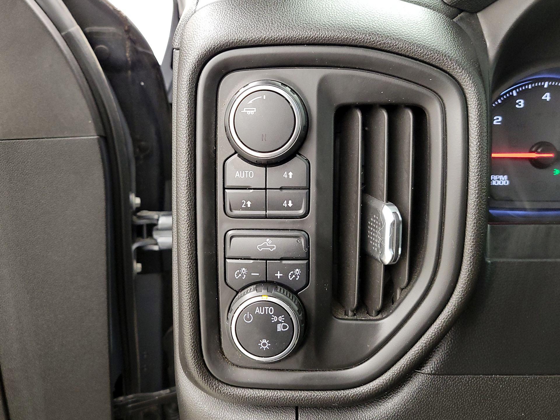 Thumbnail: 2019 Chevrolet Silverado 1500 - 13