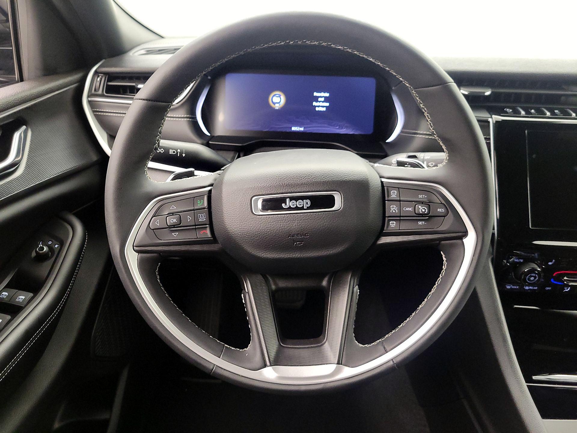 Thumbnail: 2024 Jeep Grand Cherokee - 10