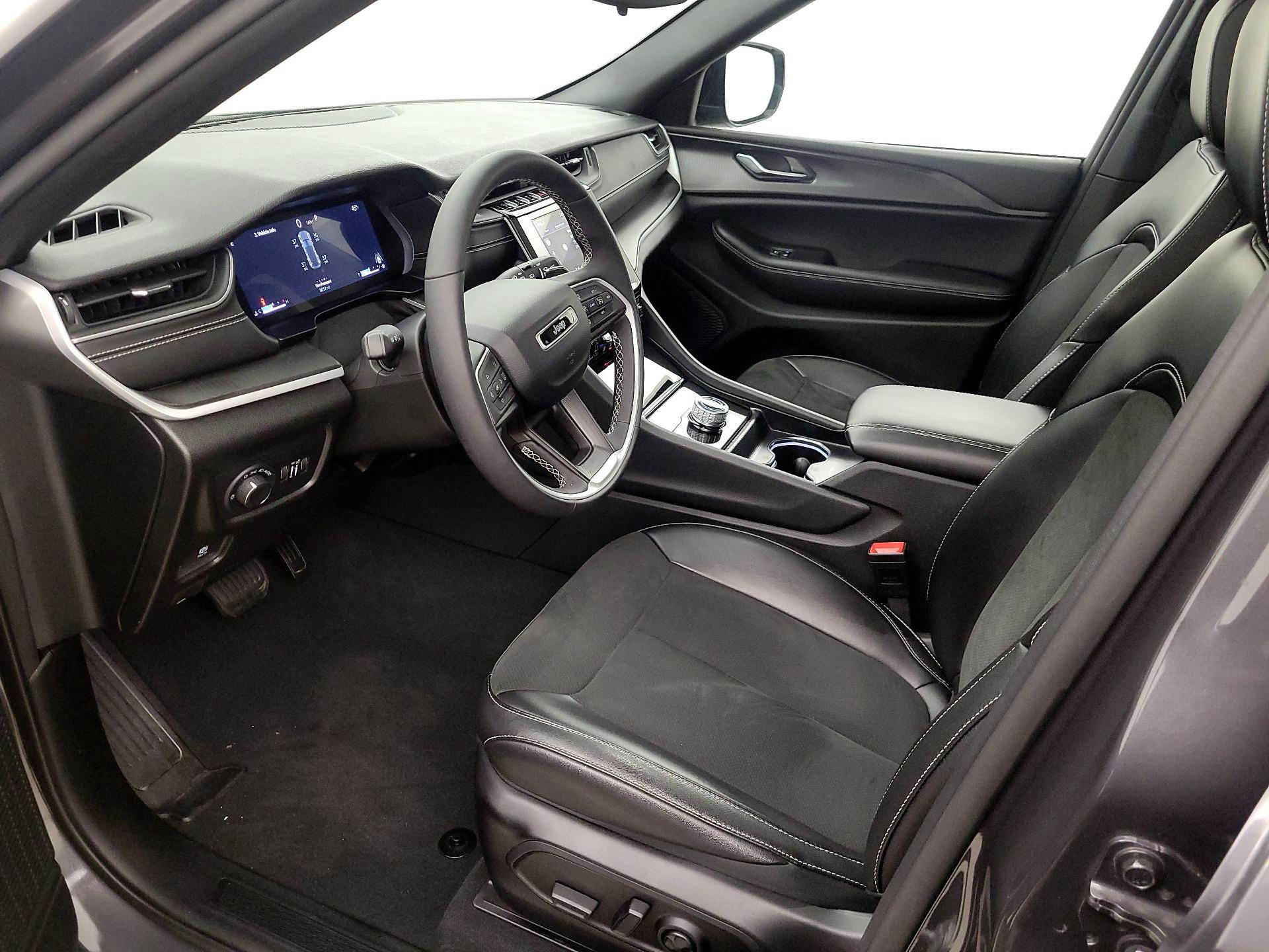 Thumbnail: 2024 Jeep Grand Cherokee - 11