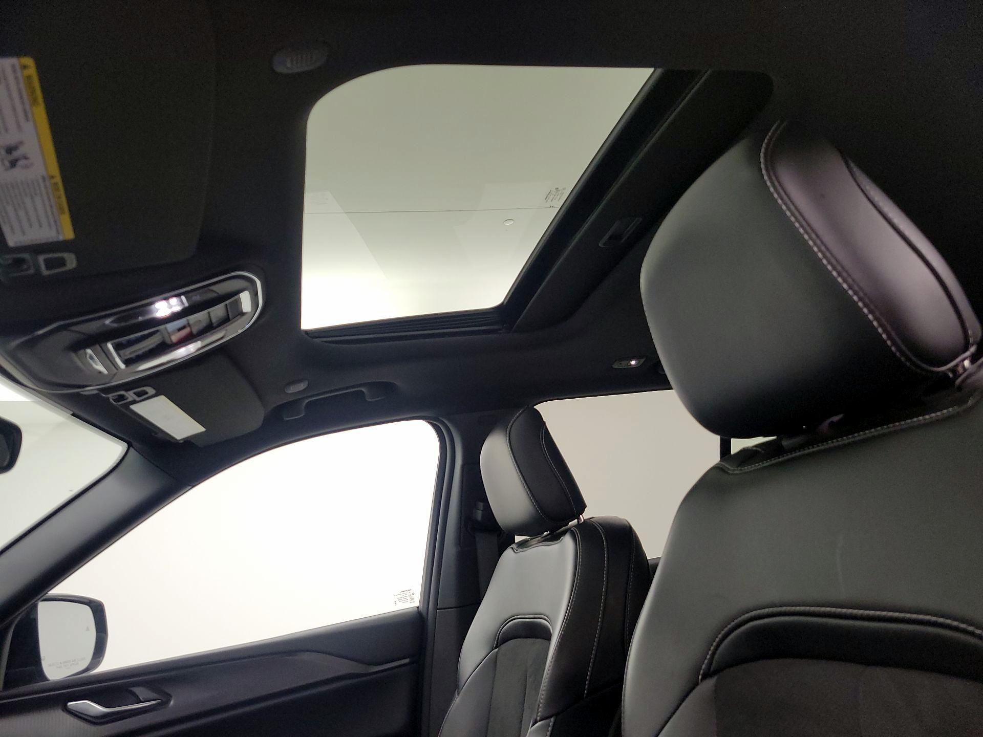 Thumbnail: 2024 Jeep Grand Cherokee - 19