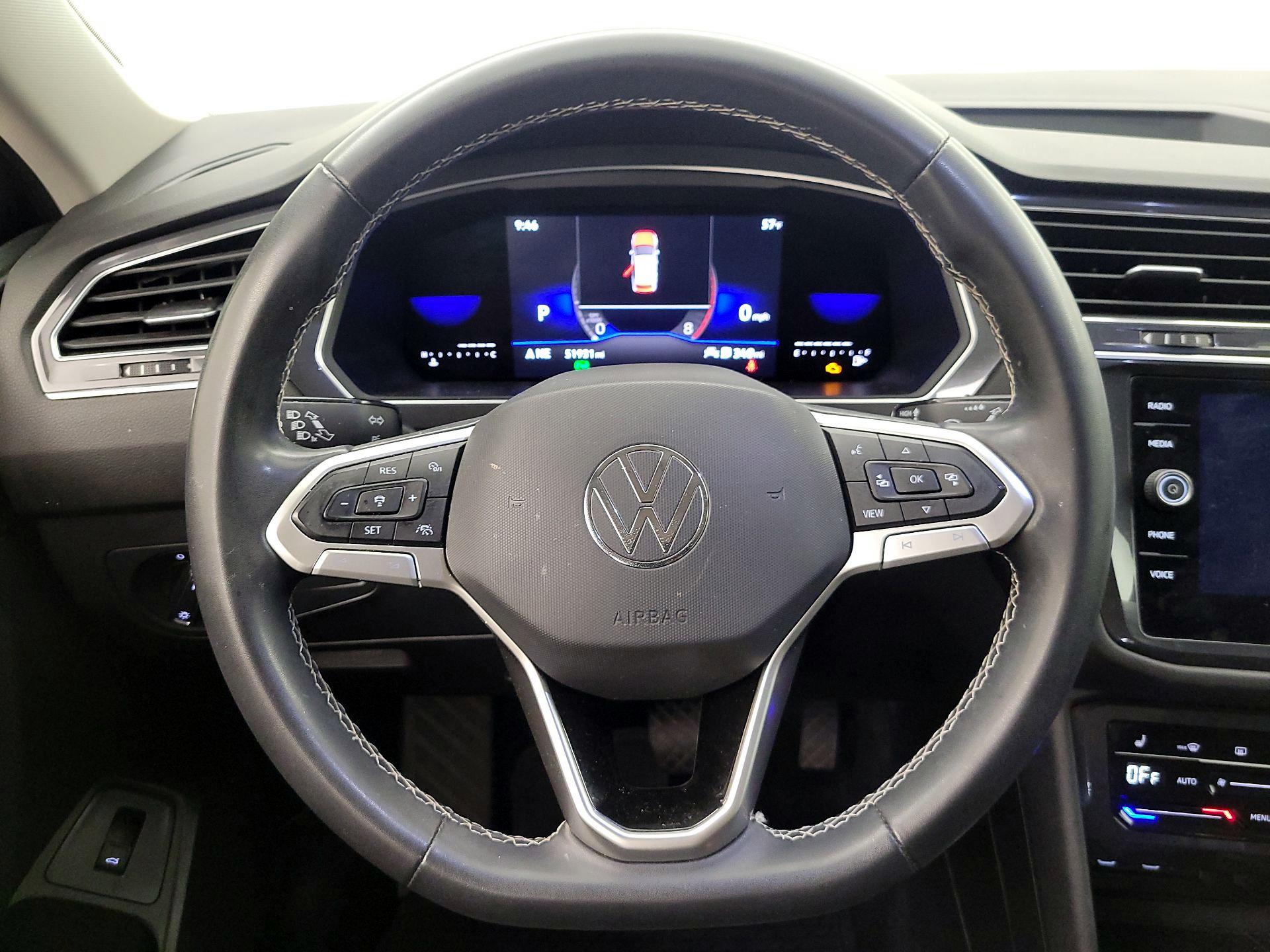 Thumbnail: 2022 Volkswagen Tiguan - 10