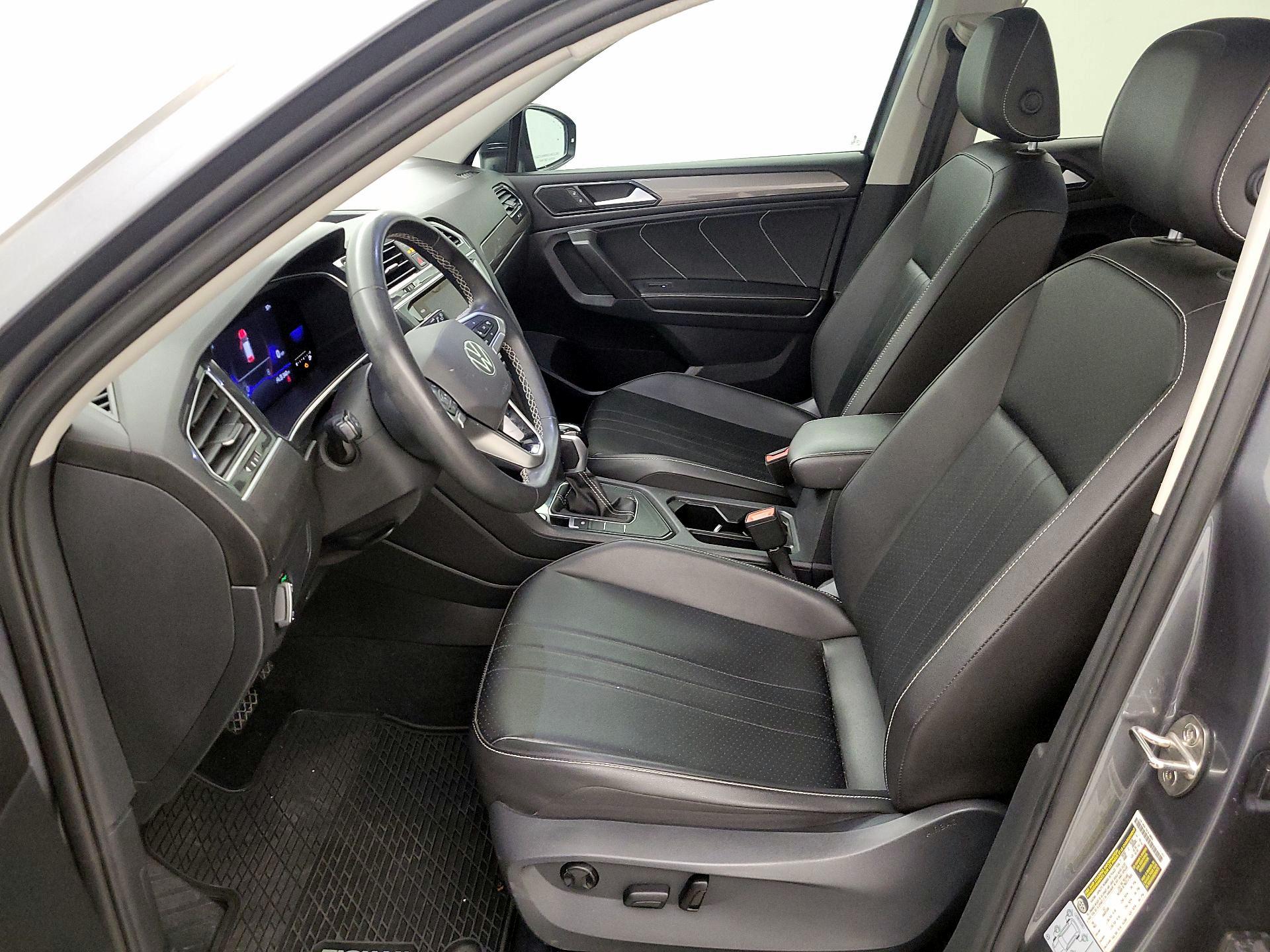 Thumbnail: 2022 Volkswagen Tiguan - 11