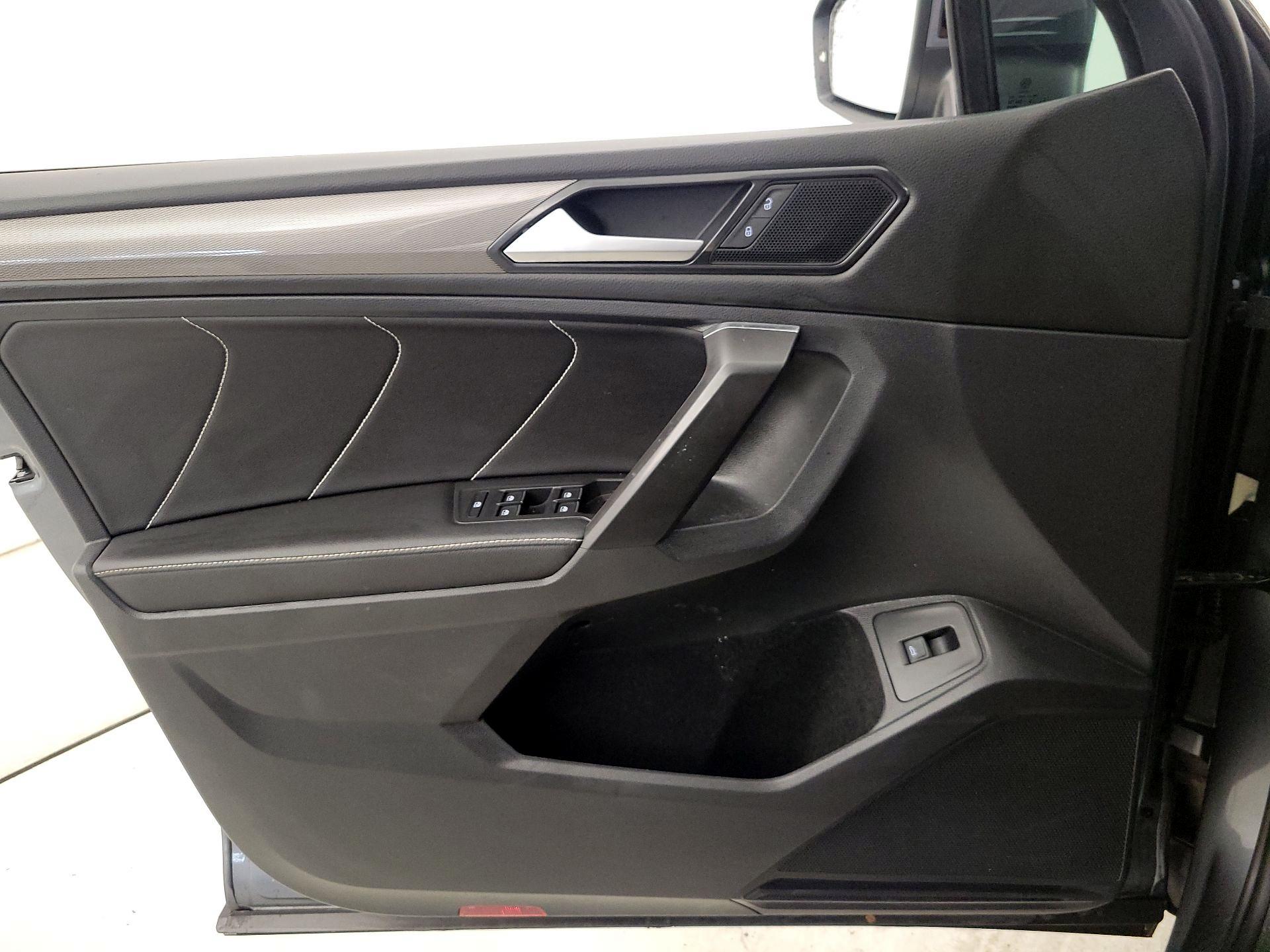 Thumbnail: 2022 Volkswagen Tiguan - 12