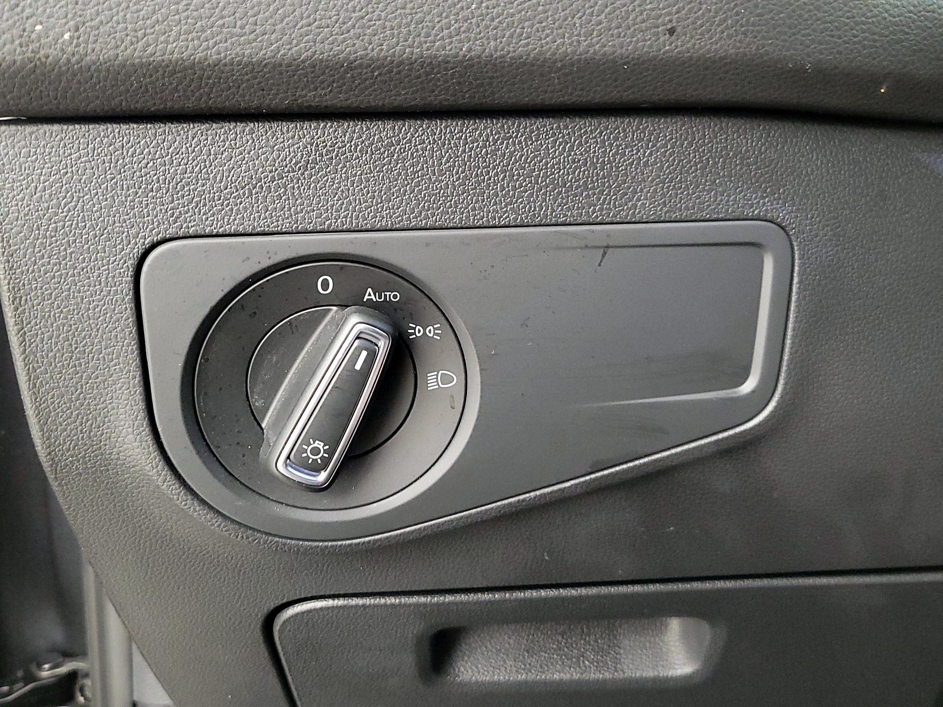 Thumbnail: 2022 Volkswagen Tiguan - 13