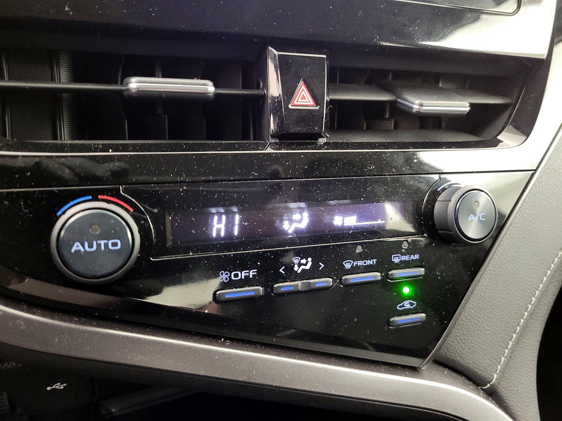 Thumbnail: 2021 Toyota Camry - 17