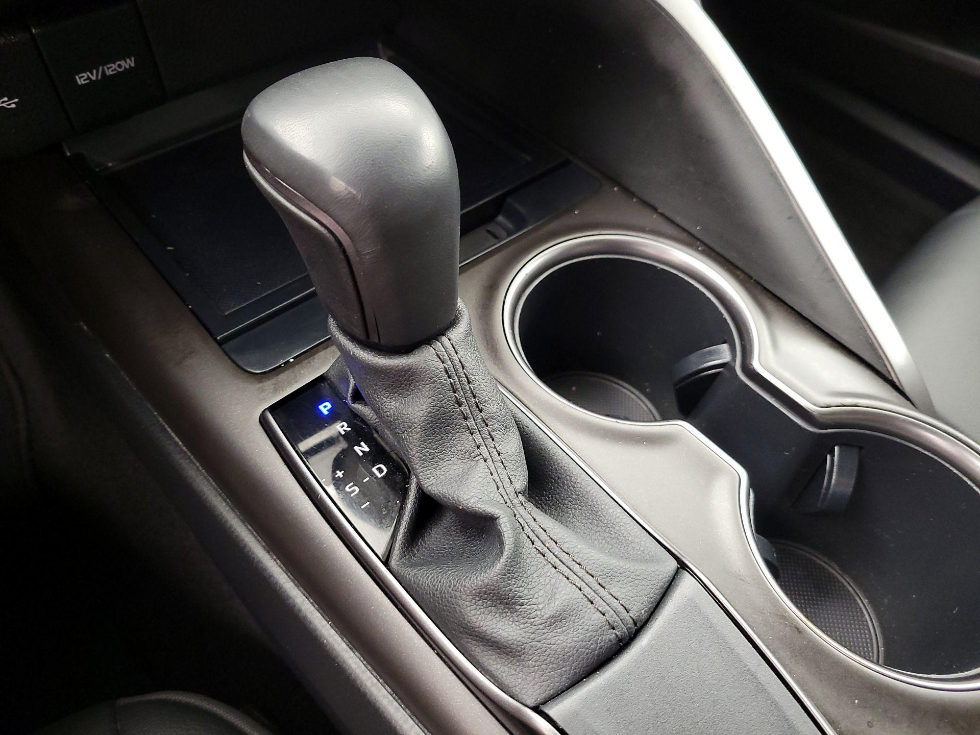 Thumbnail: 2021 Toyota Camry - 18