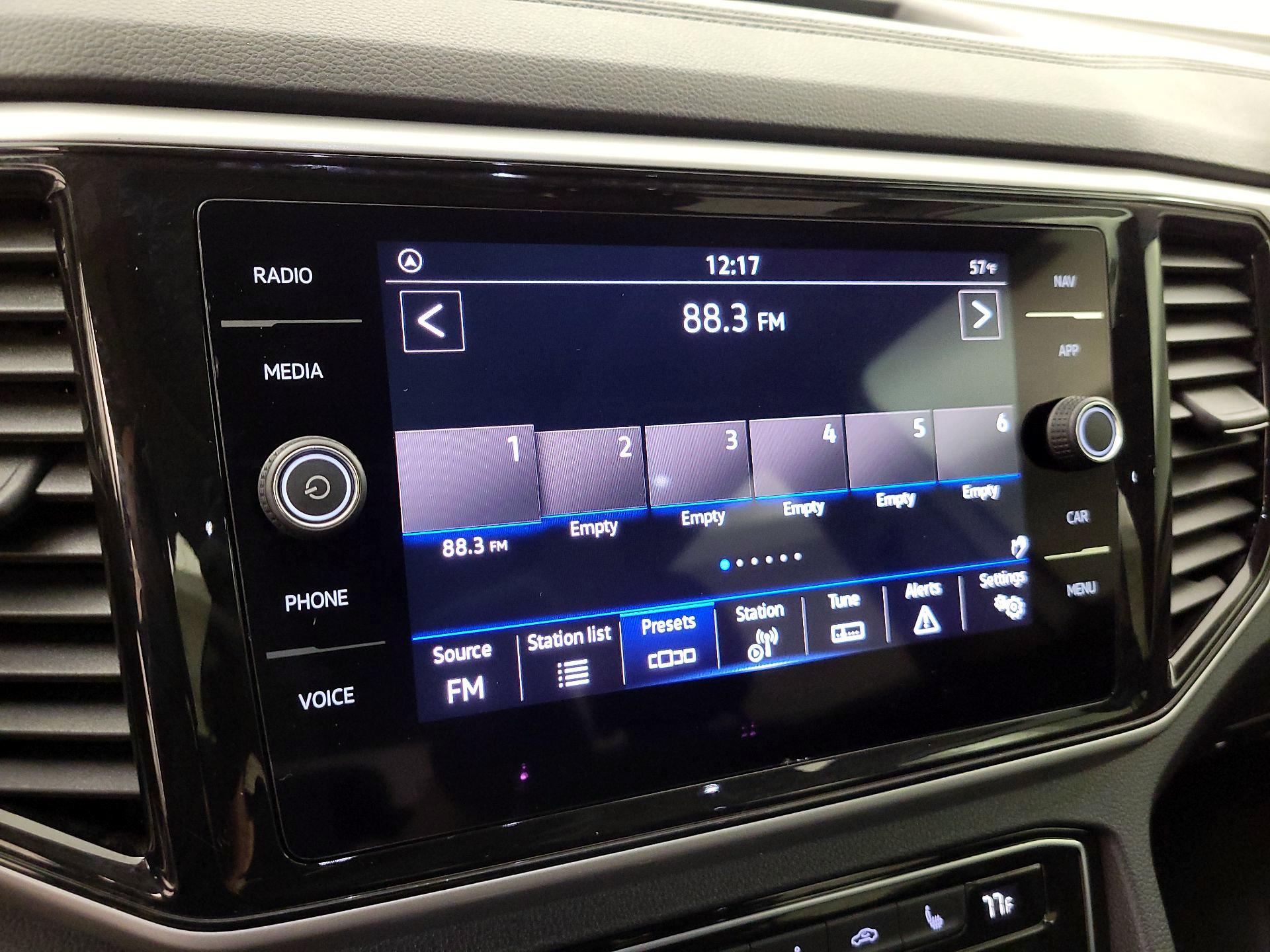 Thumbnail: 2023 Volkswagen Atlas - 16