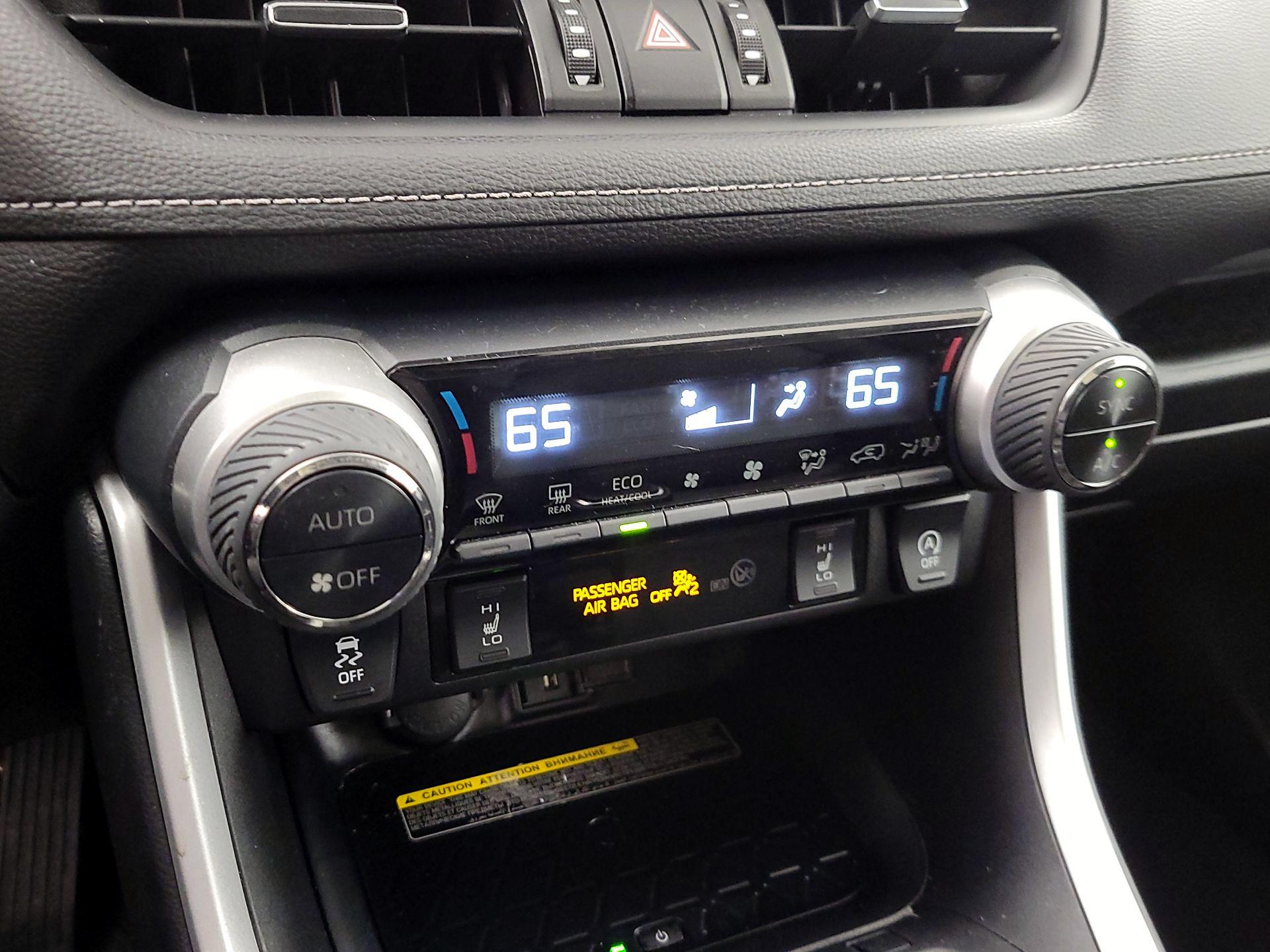 Thumbnail: 2020 Toyota RAV4 - 16