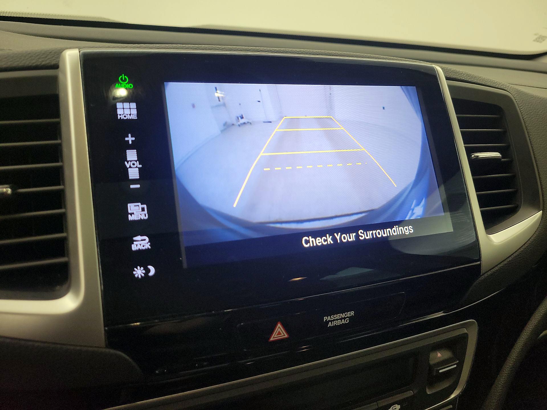 Thumbnail: 2016 Honda Pilot - 15