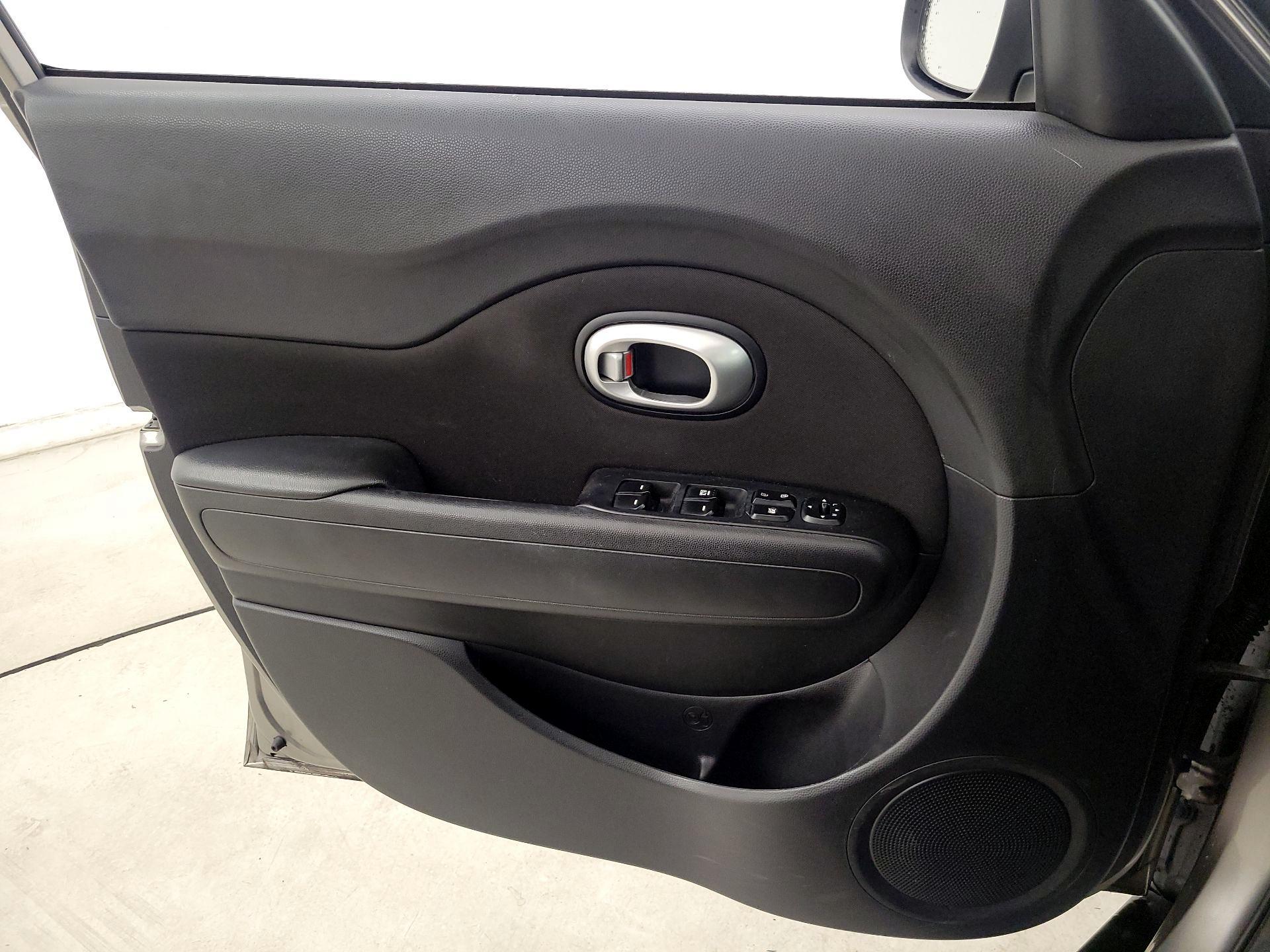 Thumbnail: 2016 Kia Soul - 12