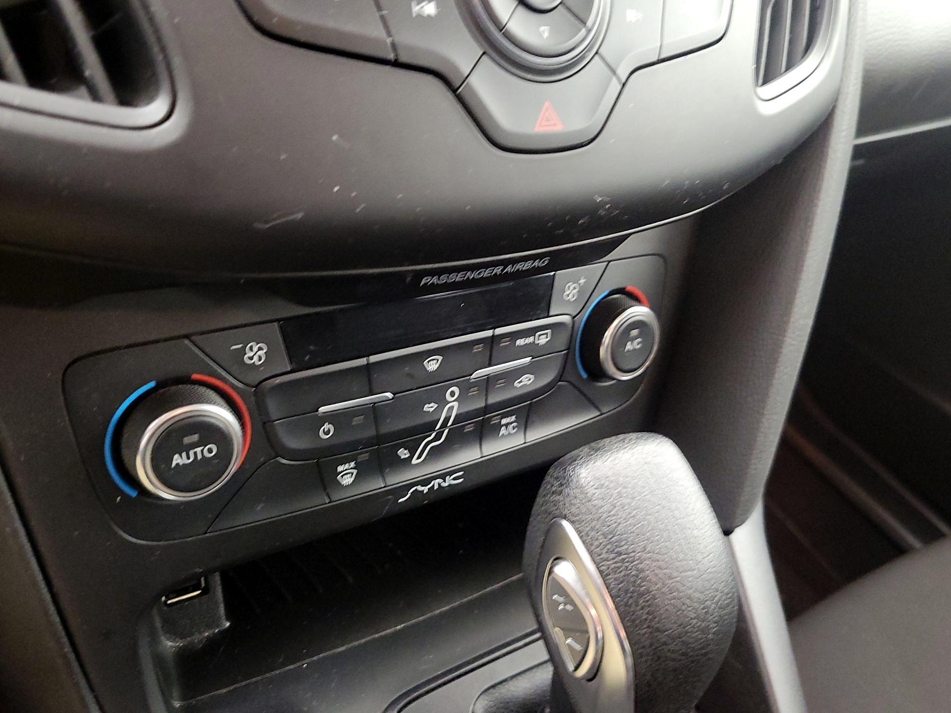 Thumbnail: 2017 Ford Focus - 16