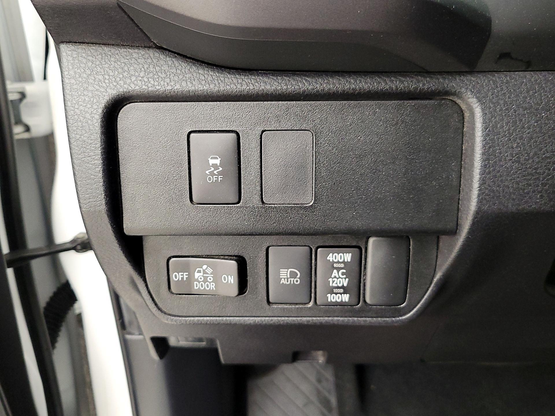 Thumbnail: 2022 Toyota Tacoma - 13