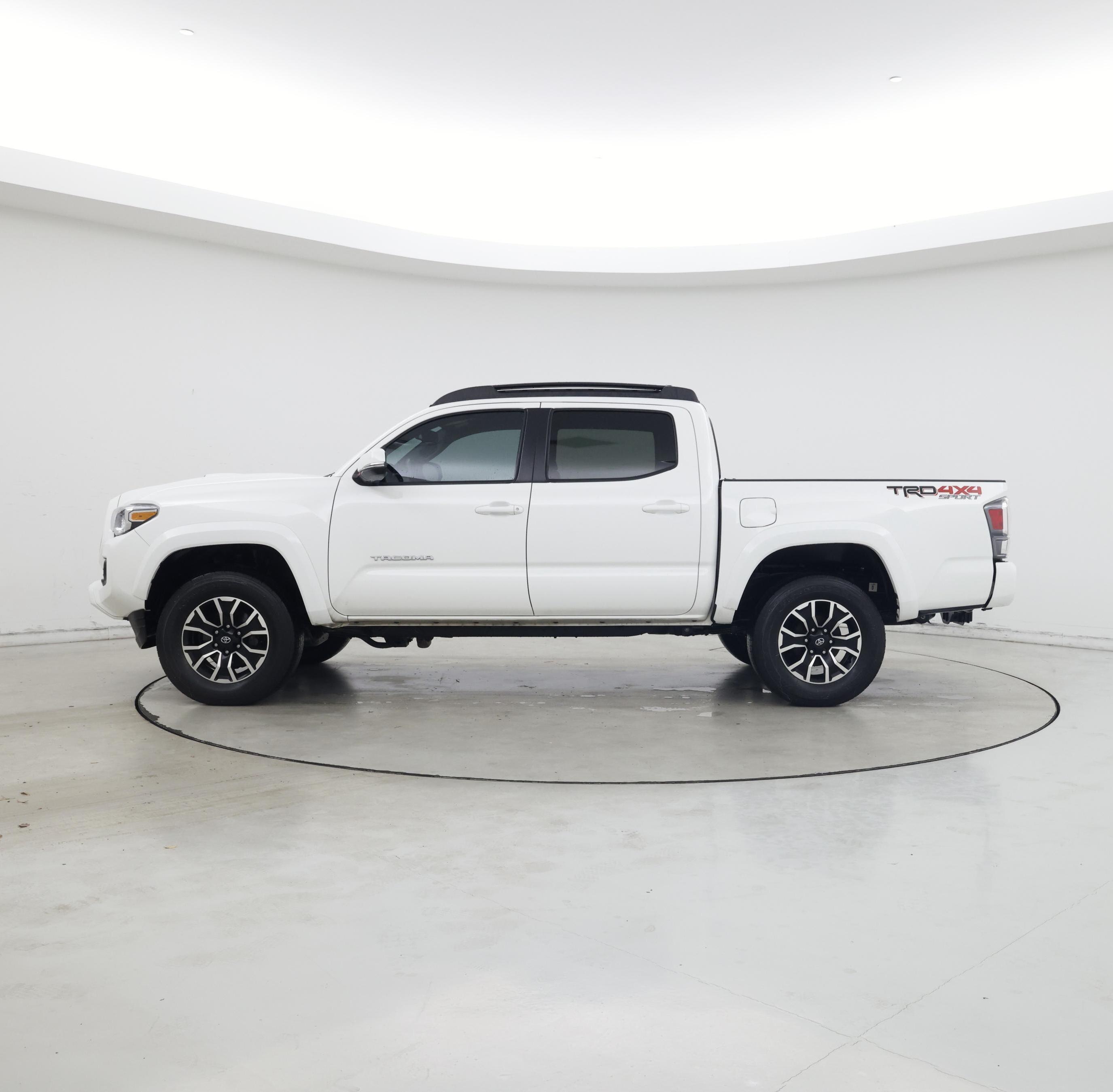 Thumbnail: 2022 Toyota Tacoma - 3