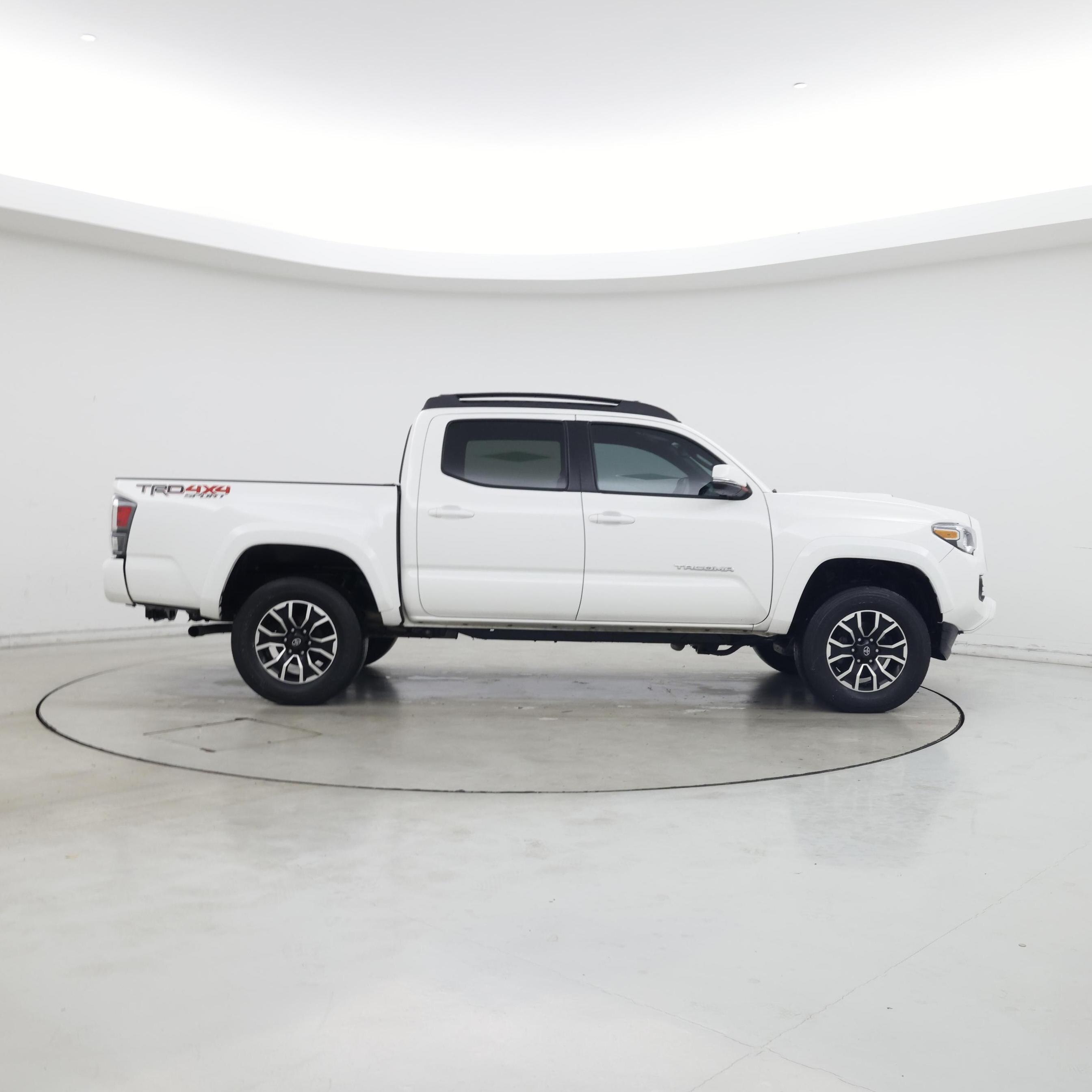 Thumbnail: 2022 Toyota Tacoma - 7