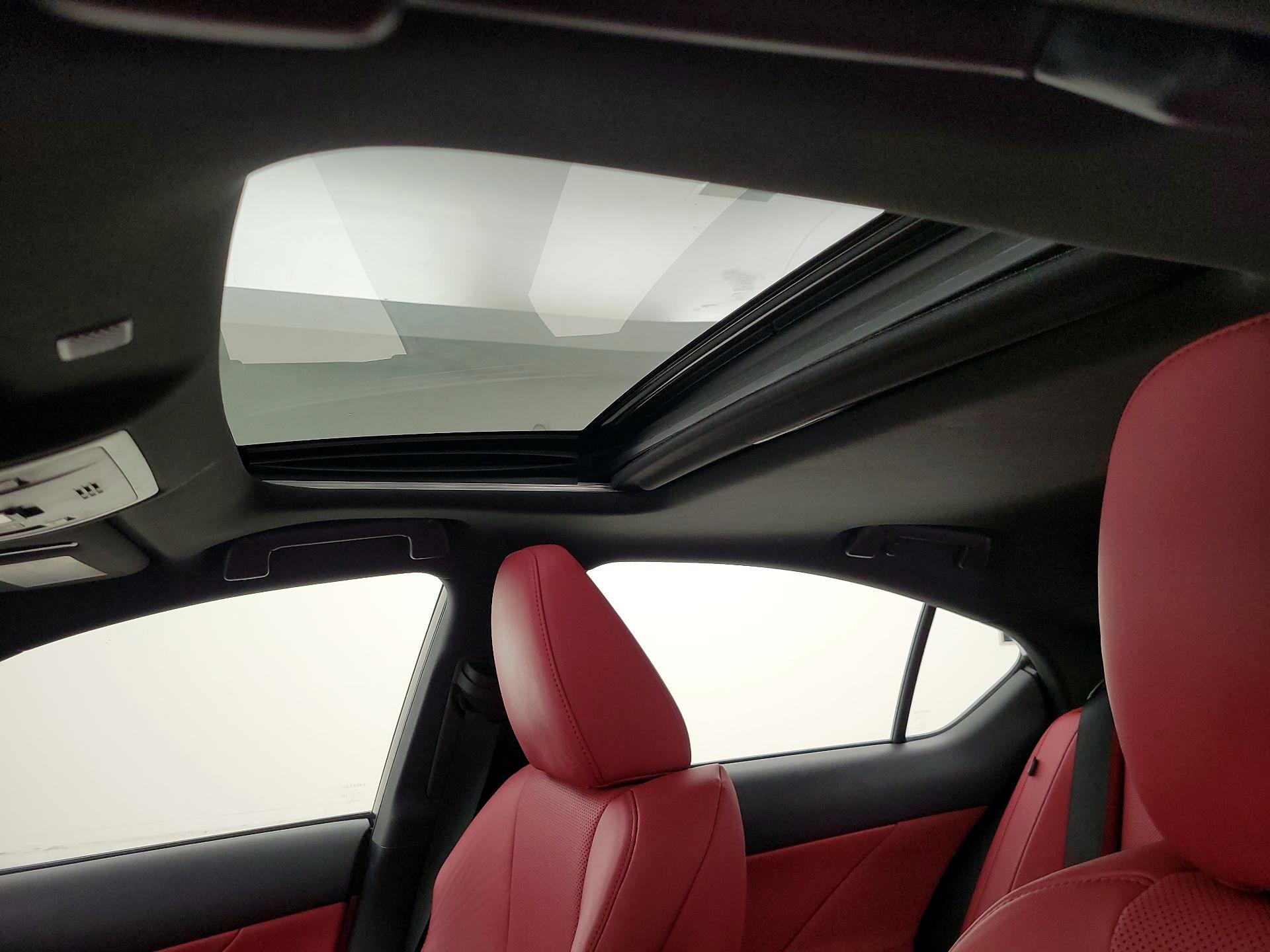 Thumbnail: 2022 Lexus IS - 20