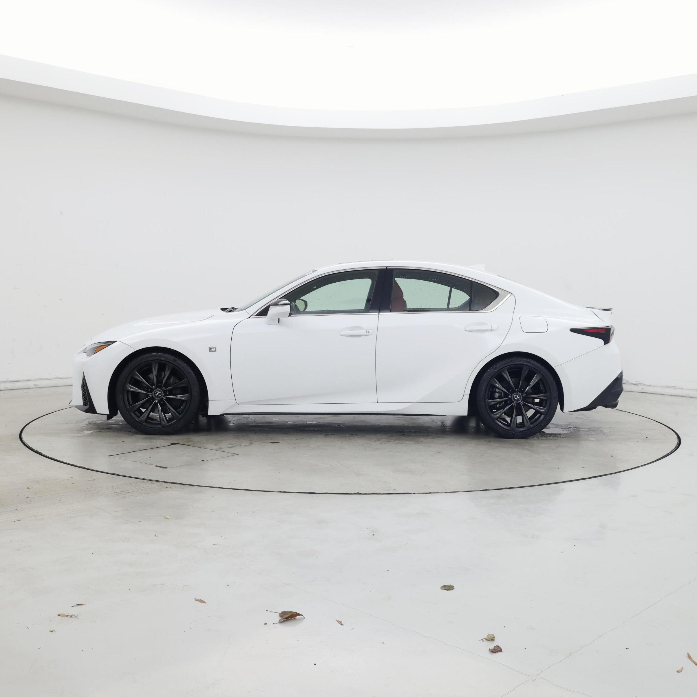 Thumbnail: 2022 Lexus IS - 3