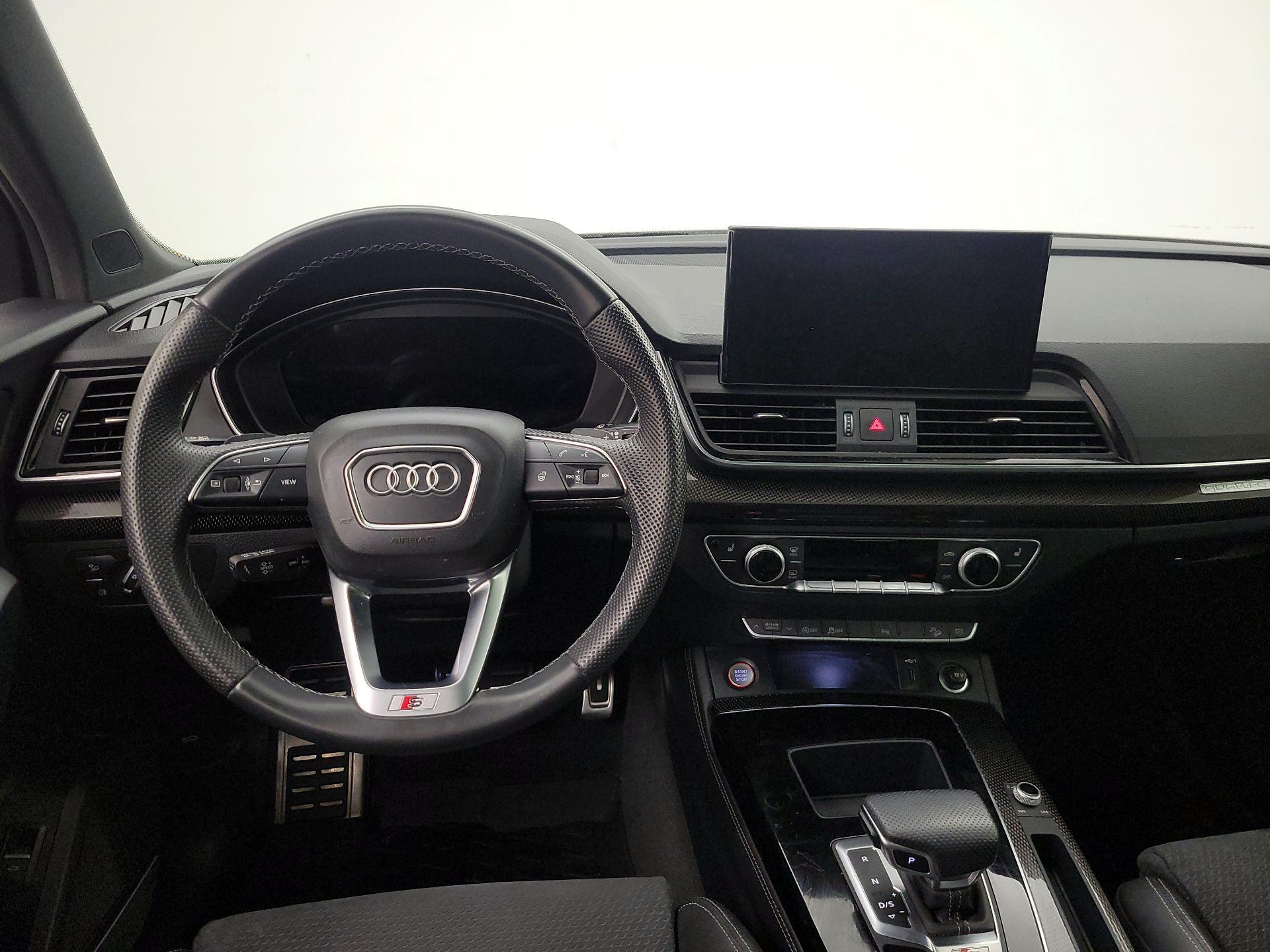 Thumbnail: 2022 Audi SQ5 - 10