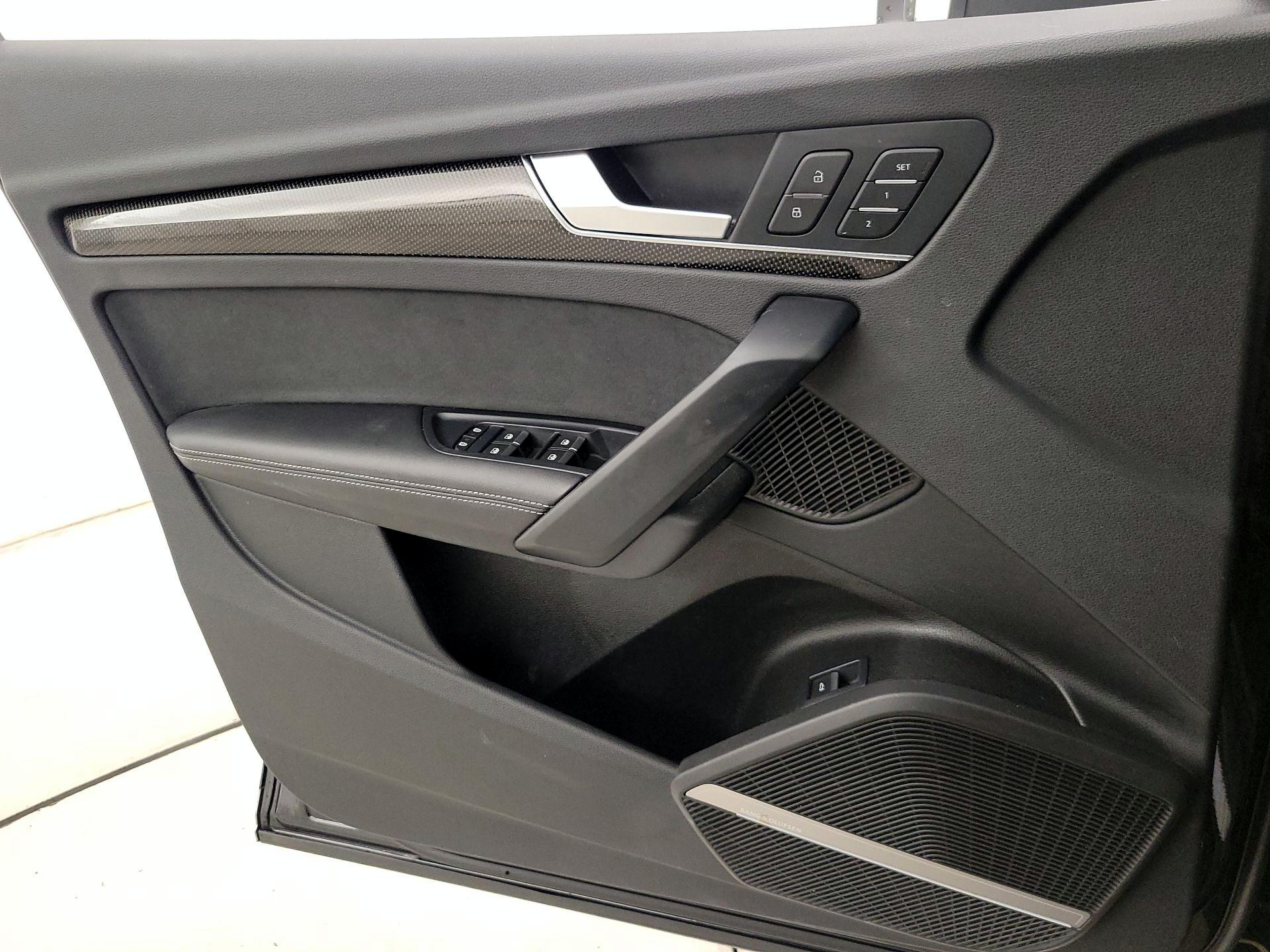 Thumbnail: 2022 Audi SQ5 - 12