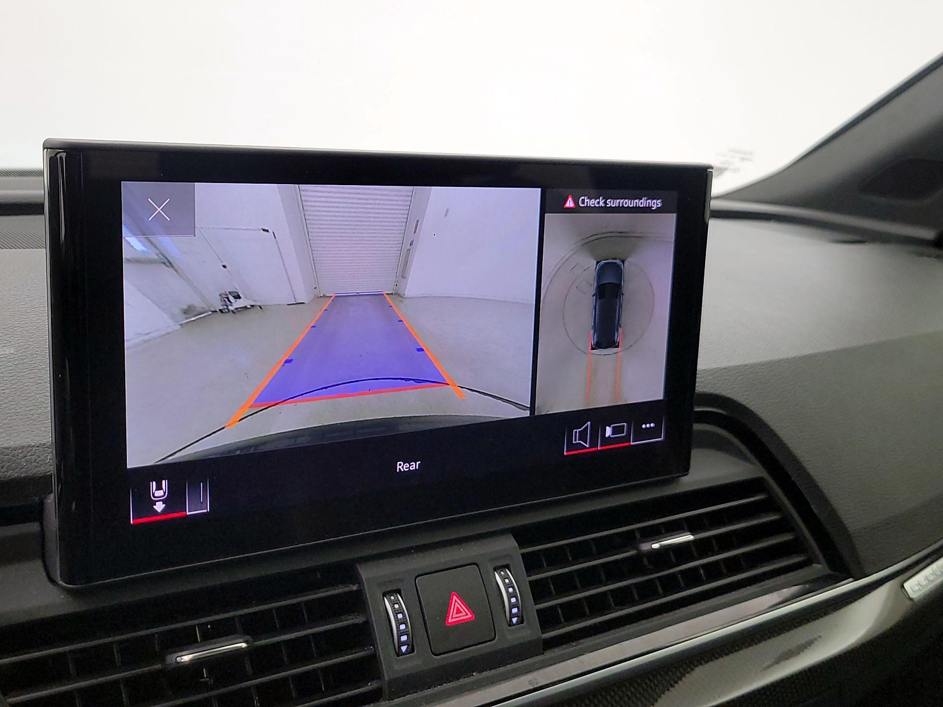 Thumbnail: 2022 Audi SQ5 - 15