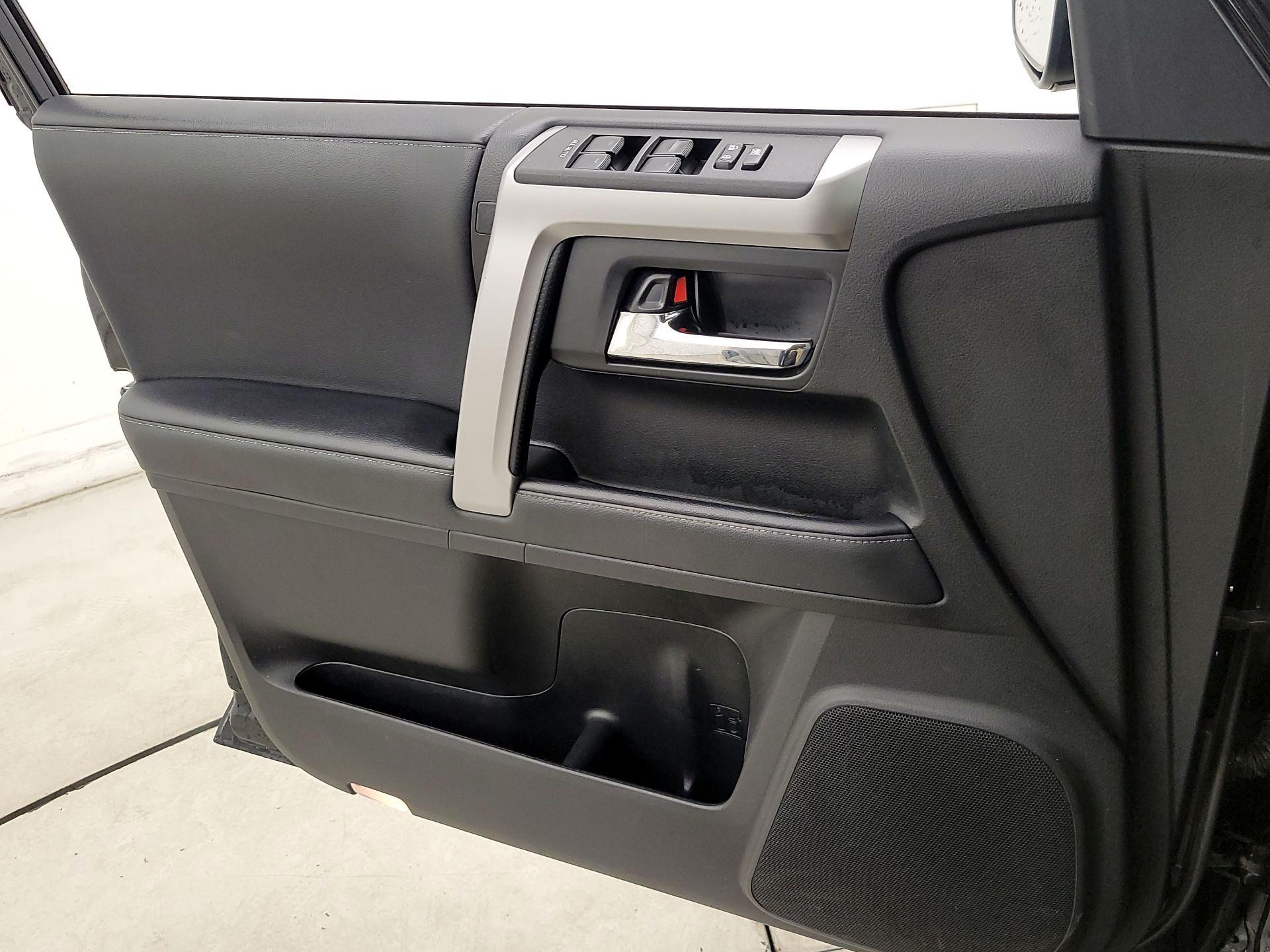 Thumbnail: 2021 Toyota 4Runner - 12