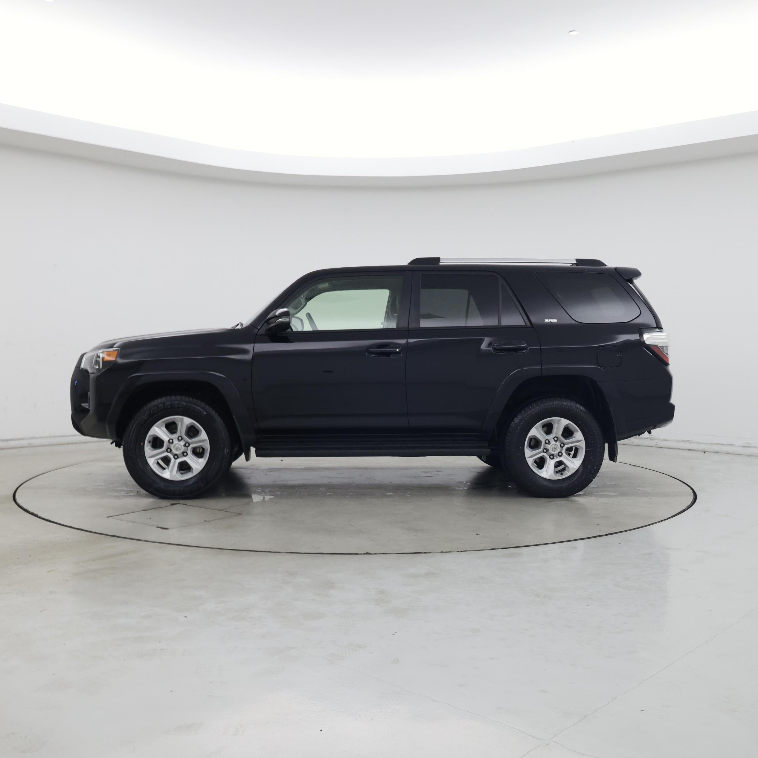 Thumbnail: 2021 Toyota 4Runner - 3