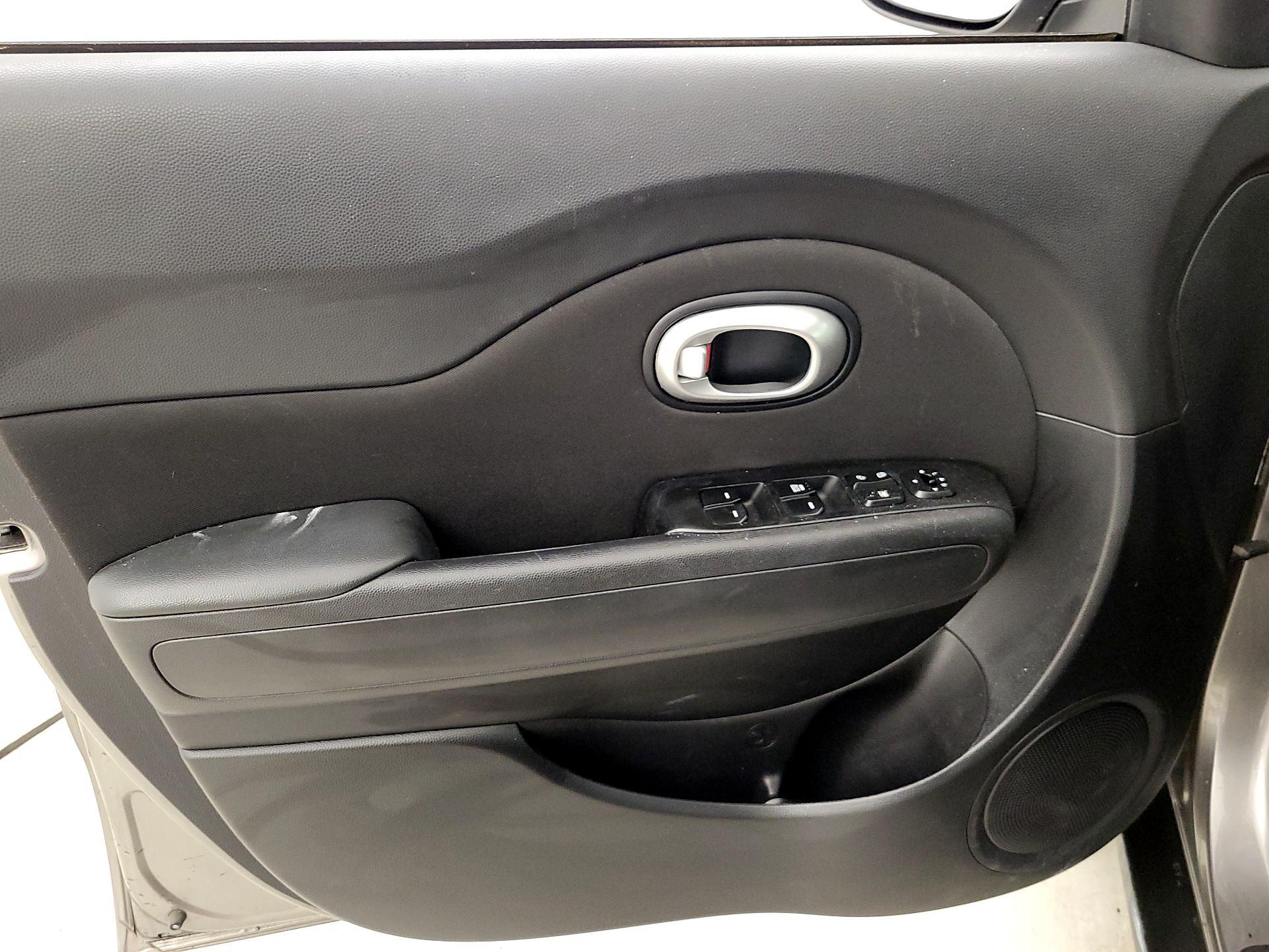 Thumbnail: 2016 Kia Soul - 12