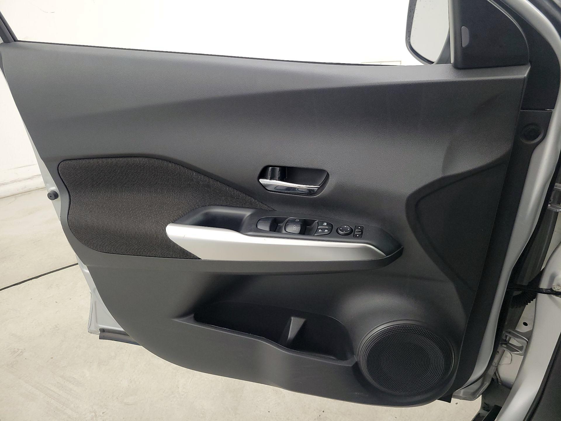 Thumbnail: 2018 Nissan Kicks - 12