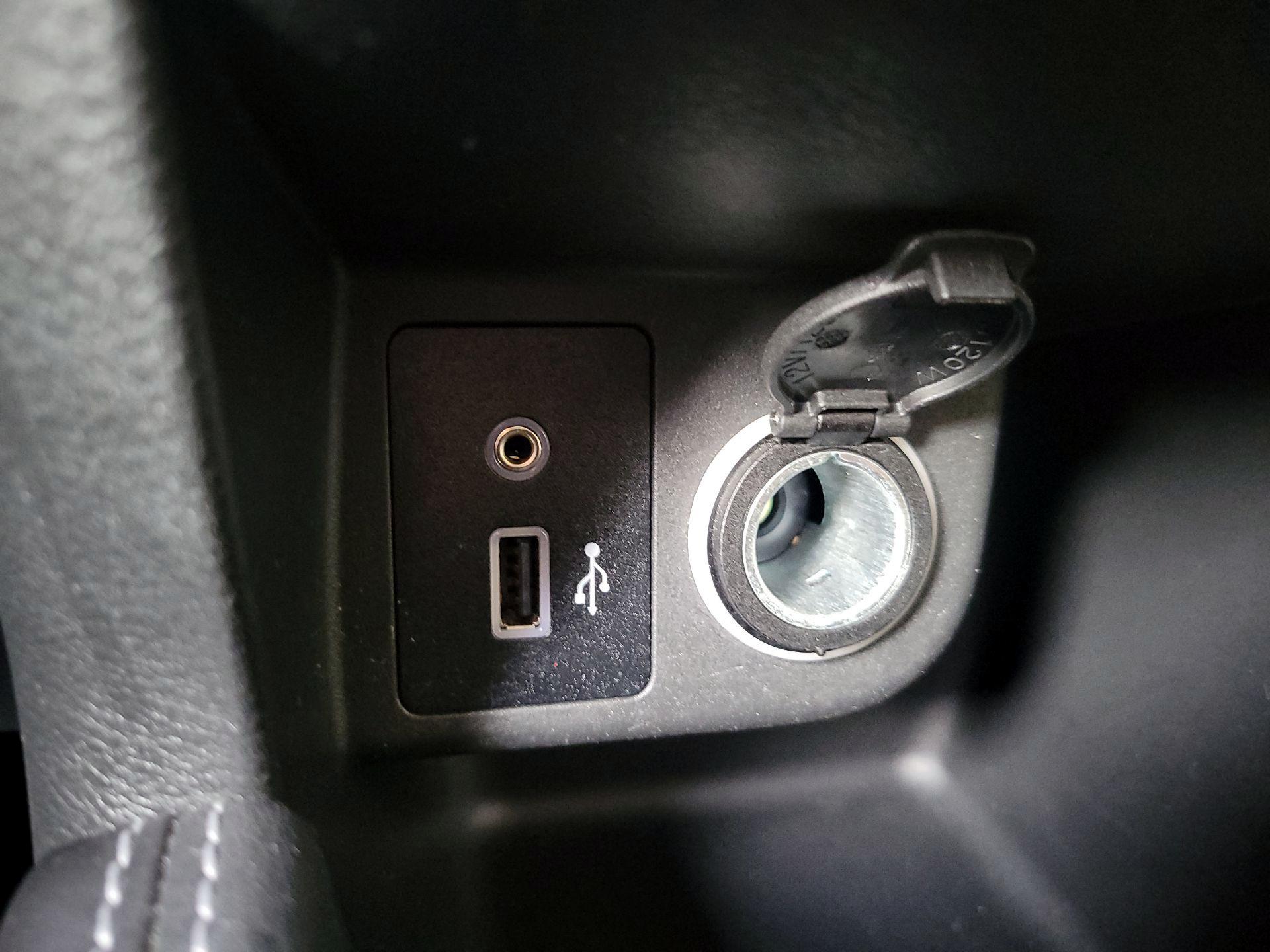 Thumbnail: 2018 Nissan Kicks - 17