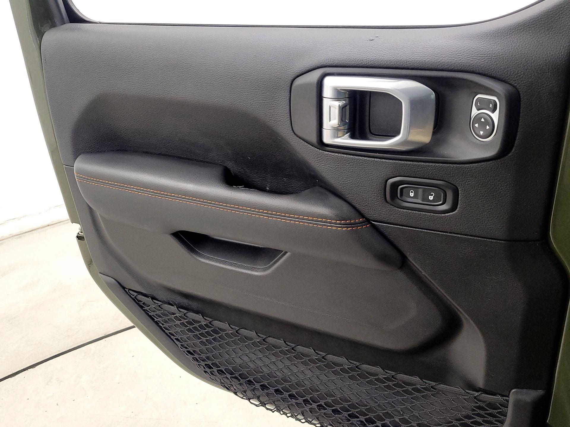 Thumbnail: 2021 Jeep Gladiator - 12