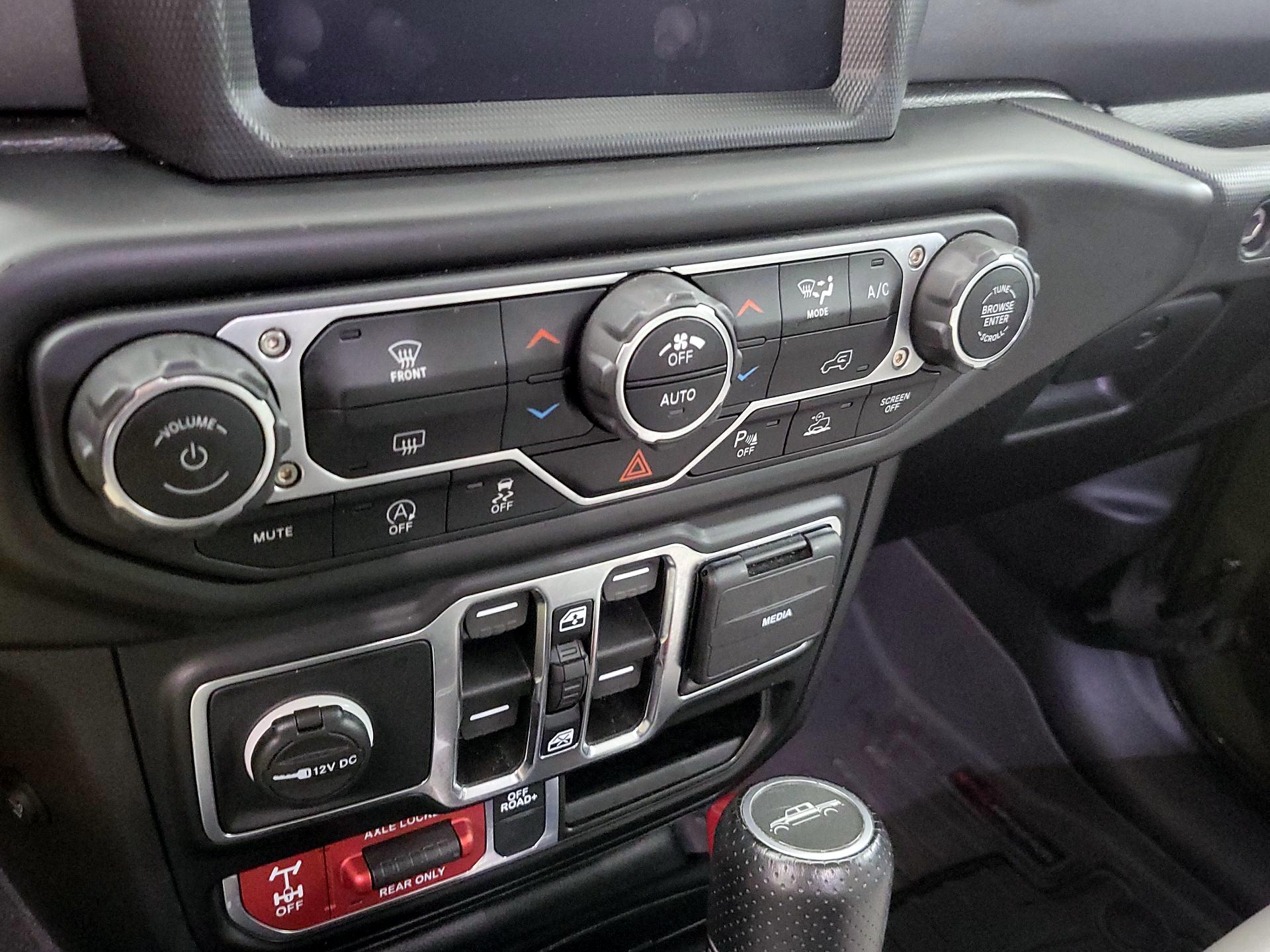 Thumbnail: 2021 Jeep Gladiator - 17