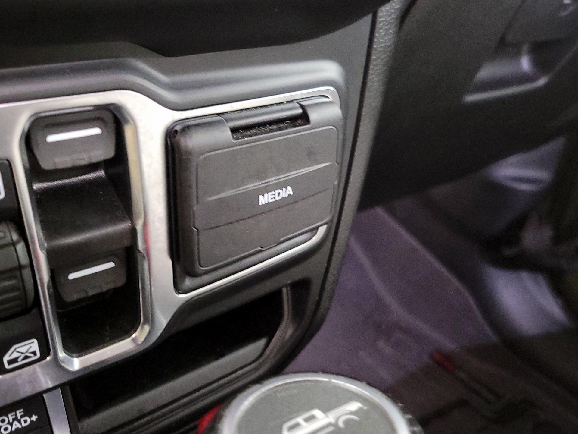 Thumbnail: 2021 Jeep Gladiator - 19