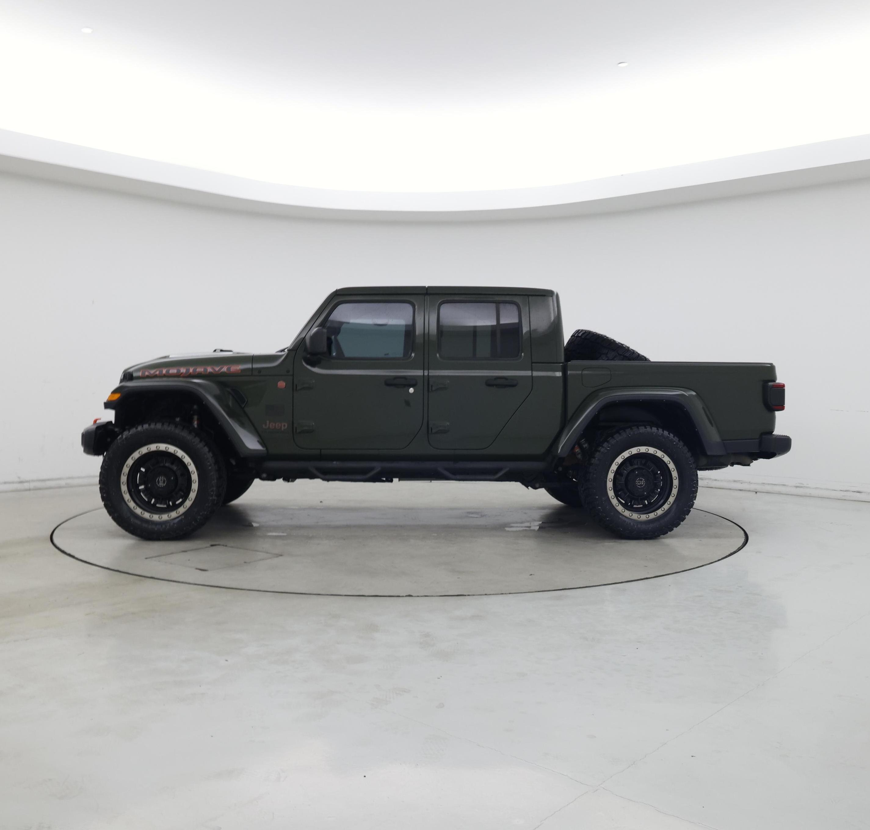 Thumbnail: 2021 Jeep Gladiator - 3