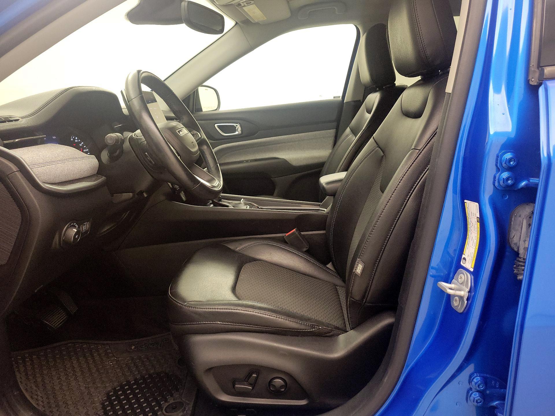 Thumbnail: 2022 Jeep Compass - 11