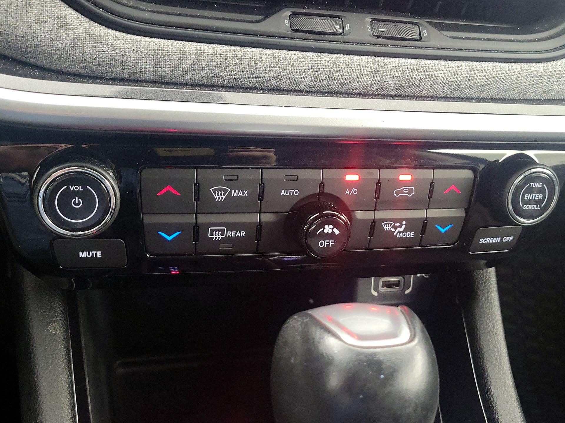 Thumbnail: 2022 Jeep Compass - 16