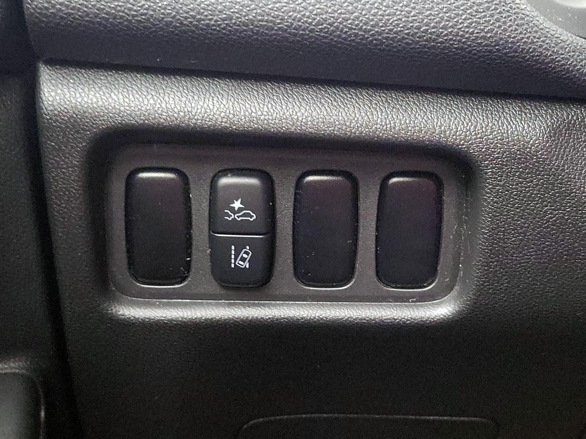 Thumbnail: 2024 Mitsubishi Outlander Sport - 13