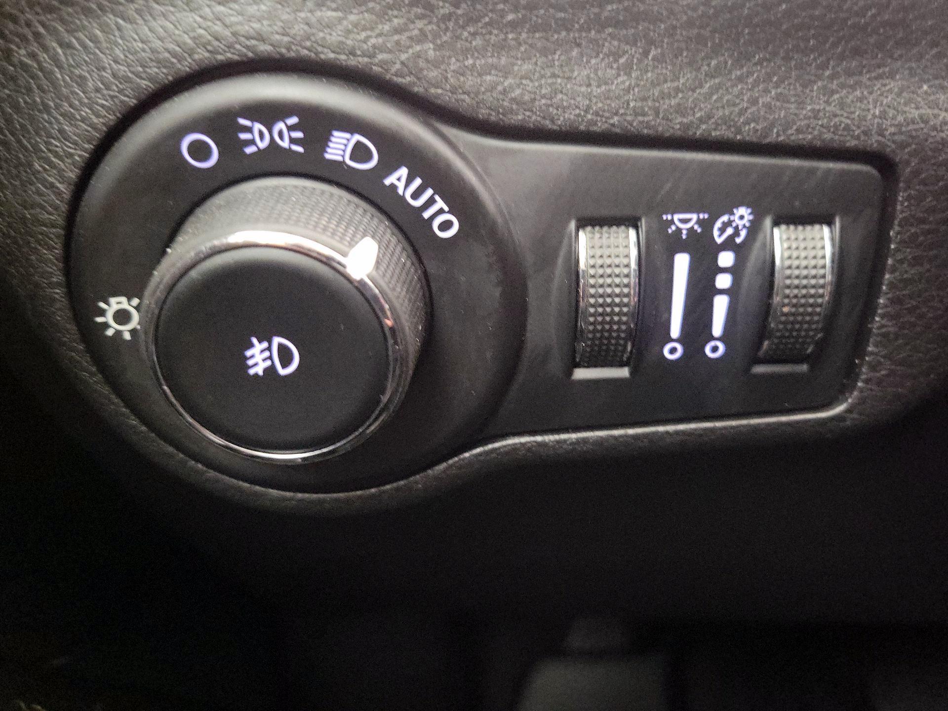 Thumbnail: 2020 Jeep Compass - 13