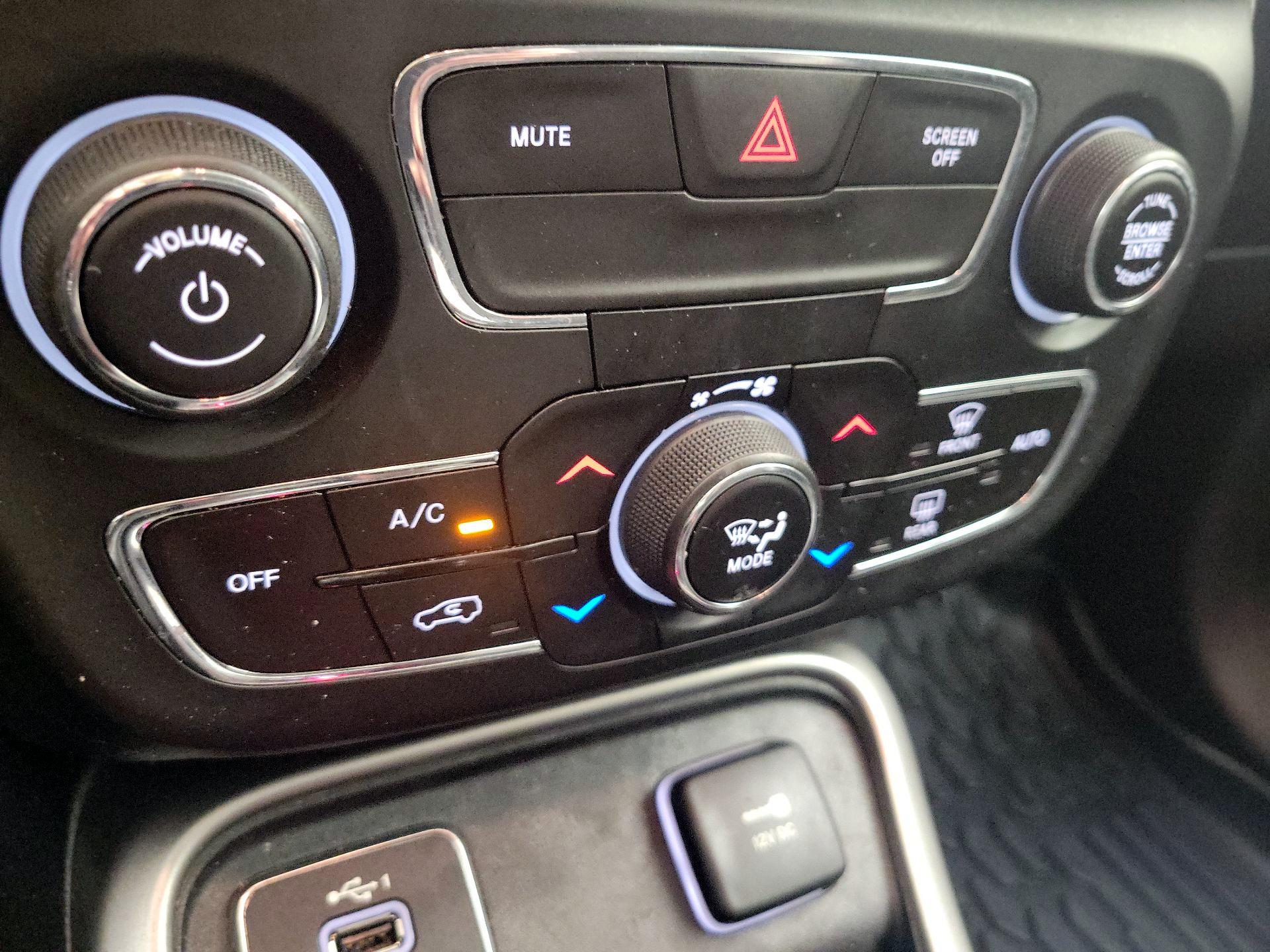 Thumbnail: 2020 Jeep Compass - 16