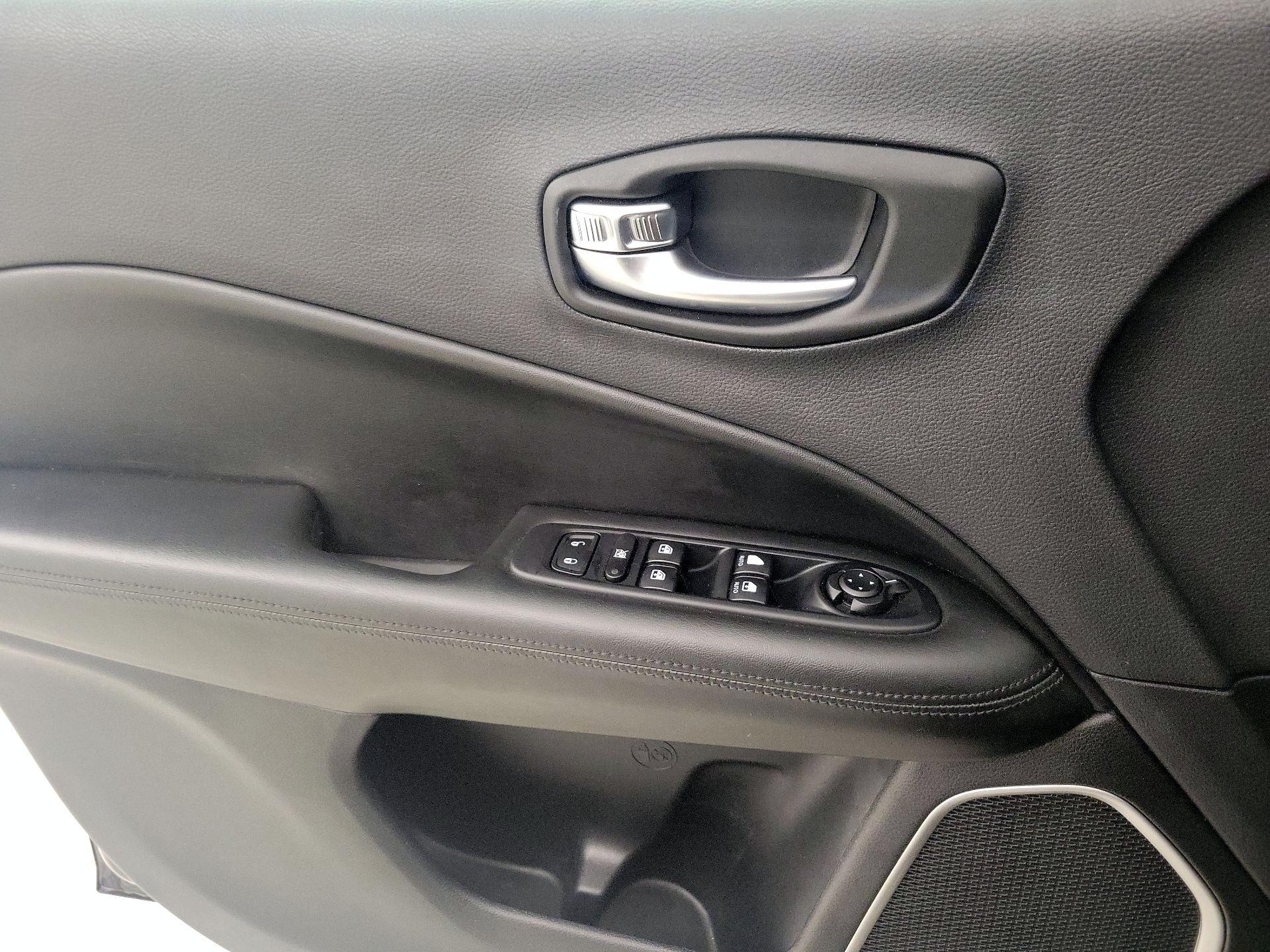 Thumbnail: 2020 Jeep Compass - 12