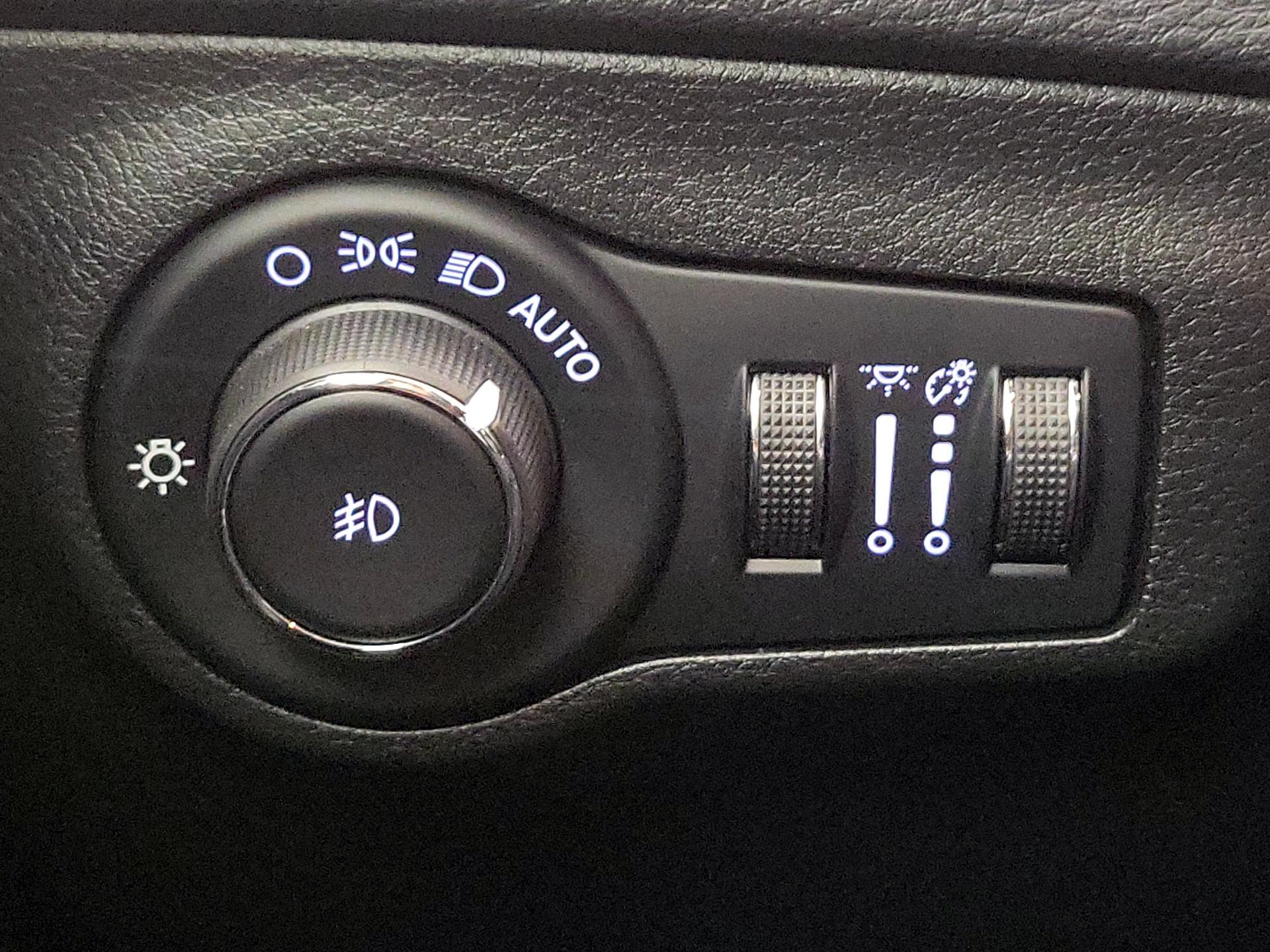 Thumbnail: 2020 Jeep Compass - 13