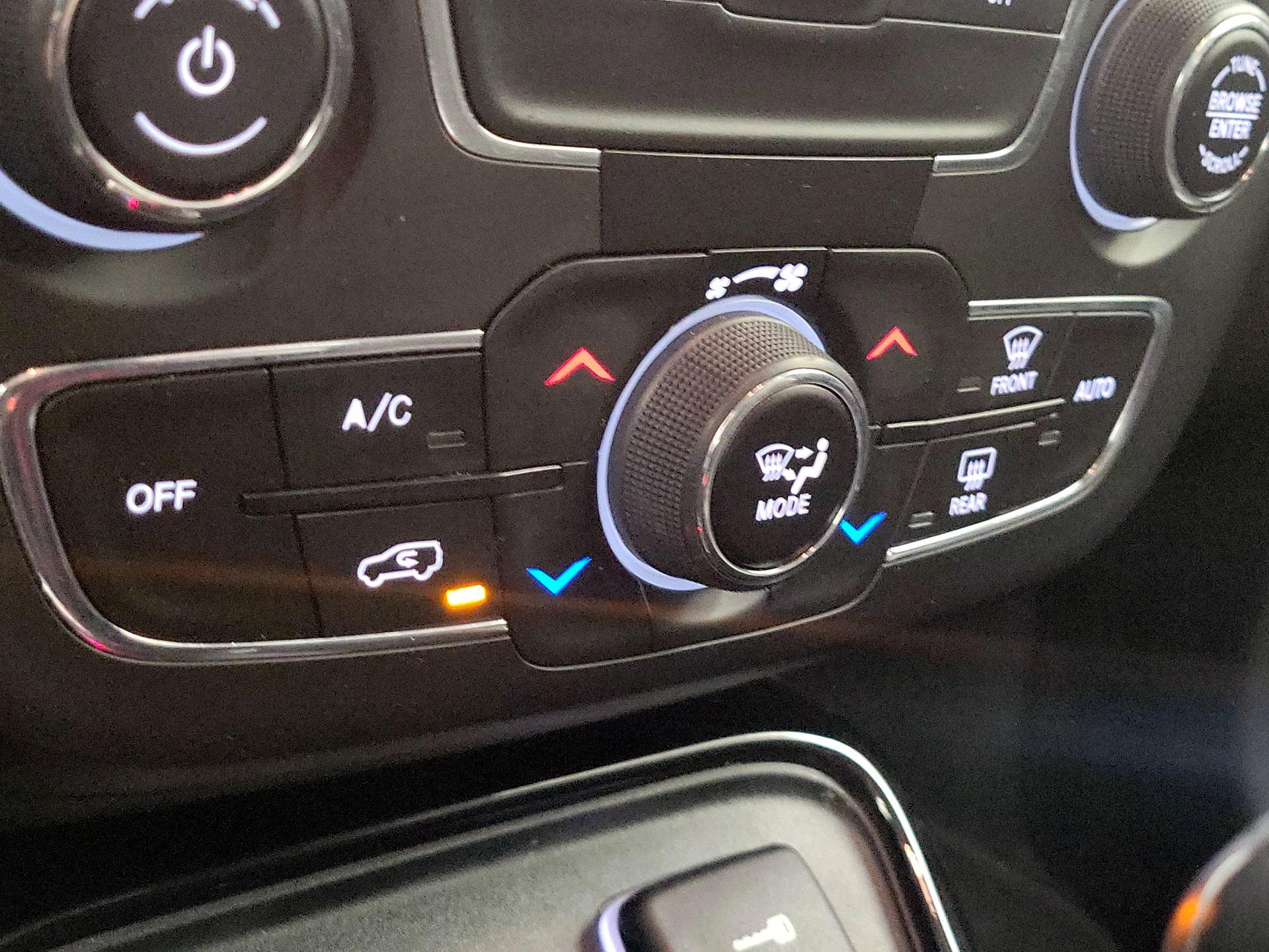 Thumbnail: 2020 Jeep Compass - 16