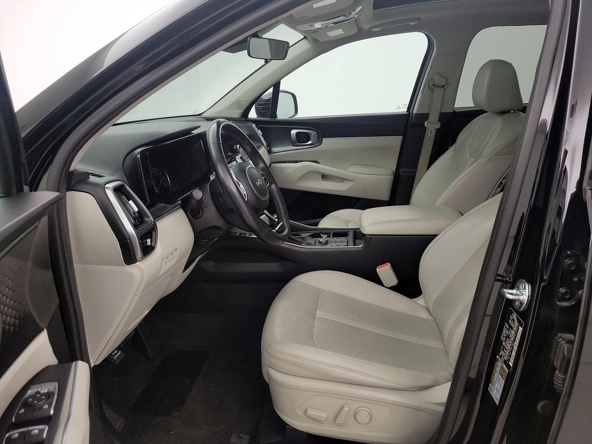 Thumbnail: 2023 Kia Sorento - 11