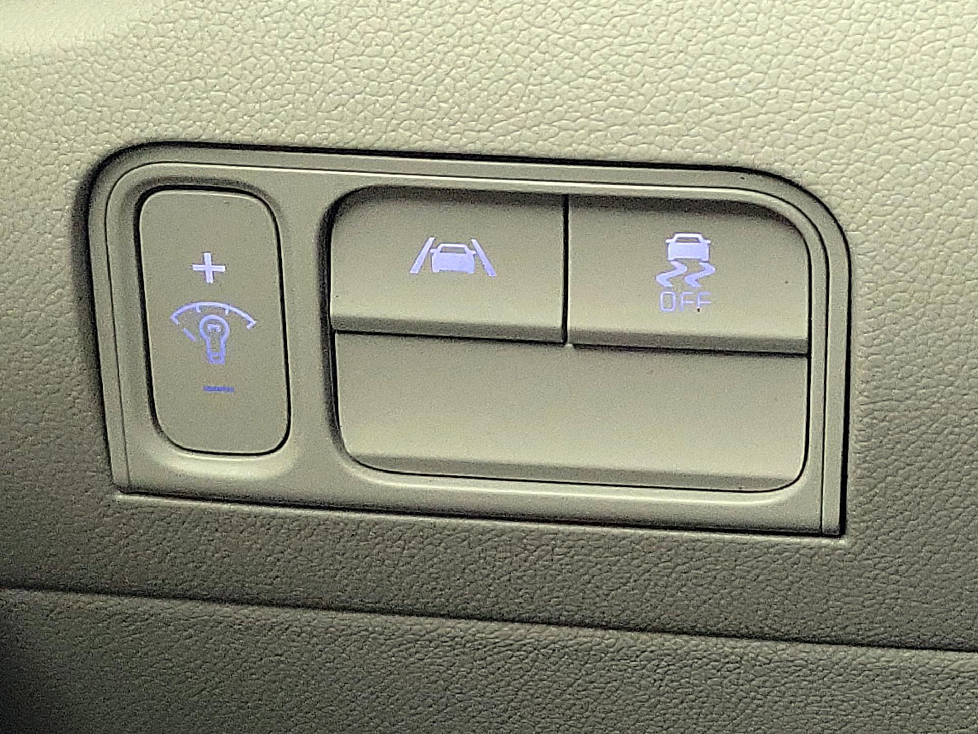 Thumbnail: 2023 Kia Sorento - 13