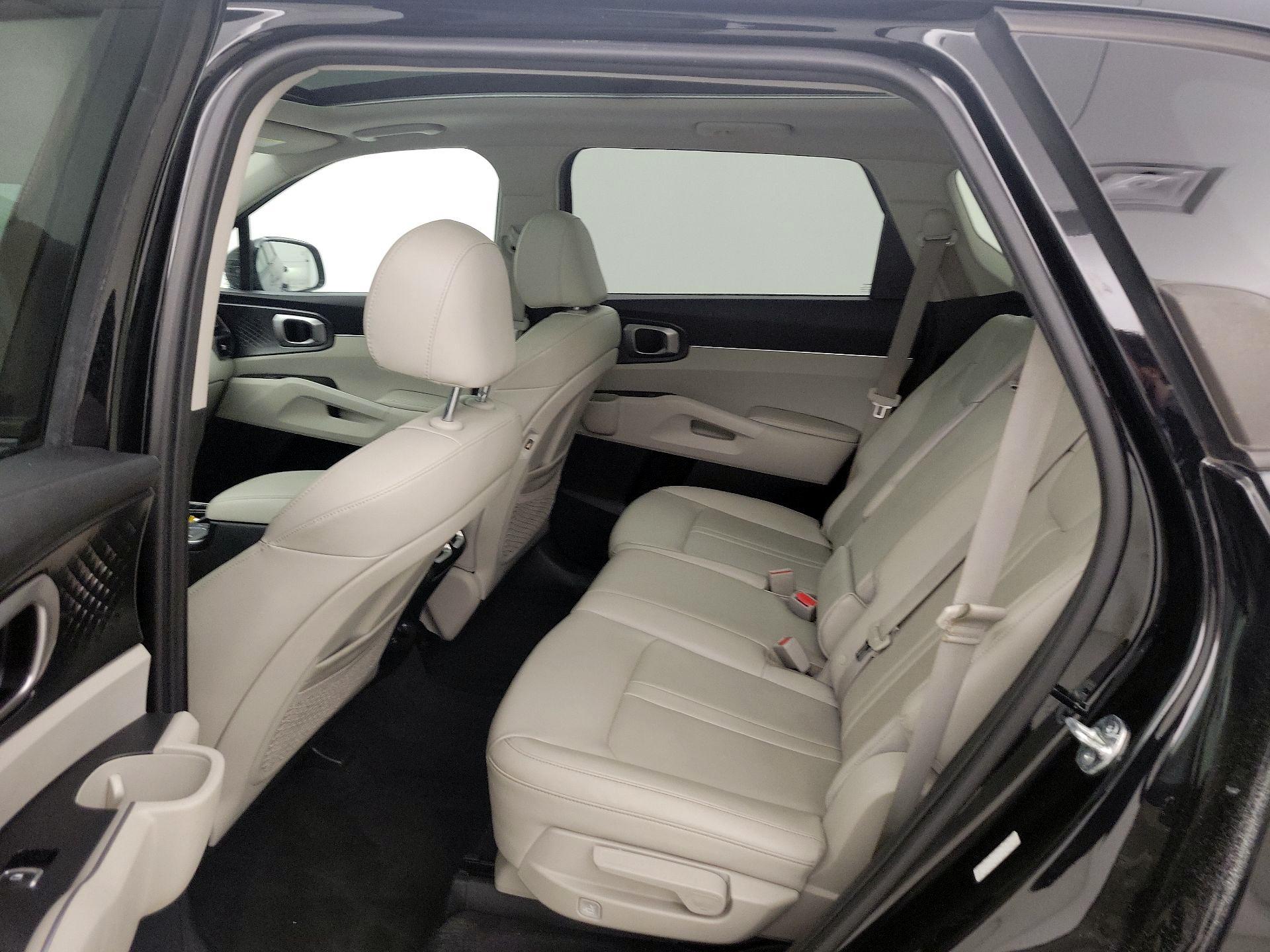 Thumbnail: 2023 Kia Sorento - 20