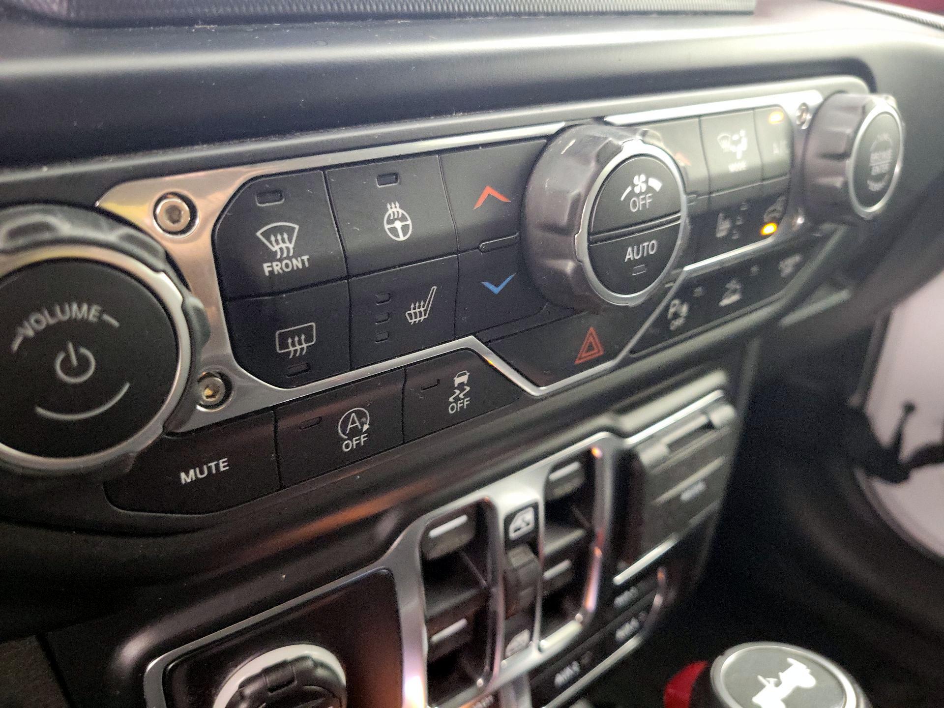 Thumbnail: 2021 Jeep Wrangler - 17