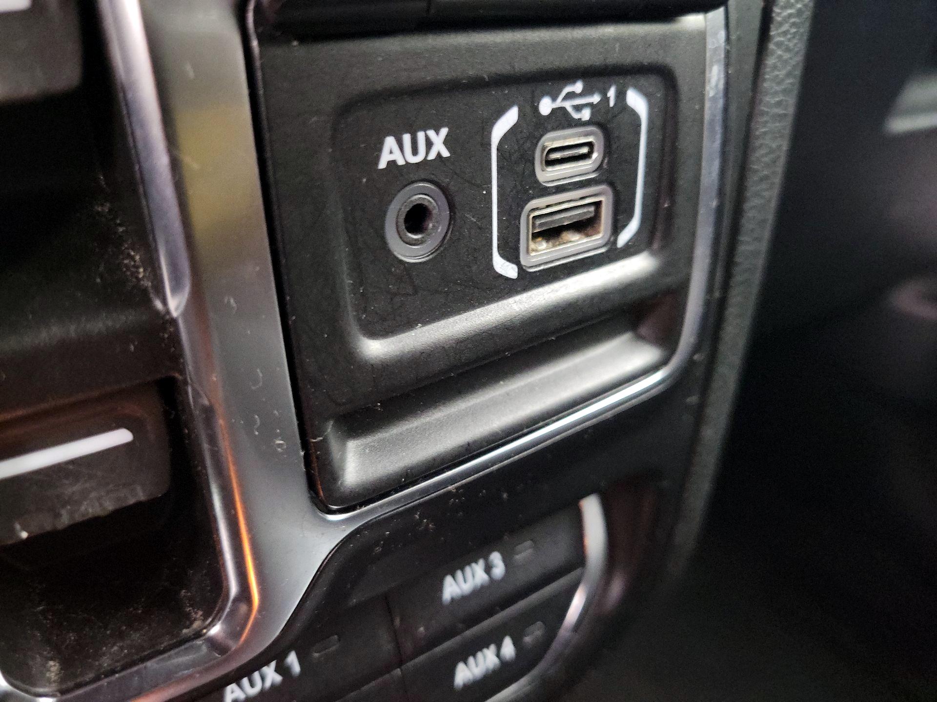 Thumbnail: 2021 Jeep Wrangler - 19