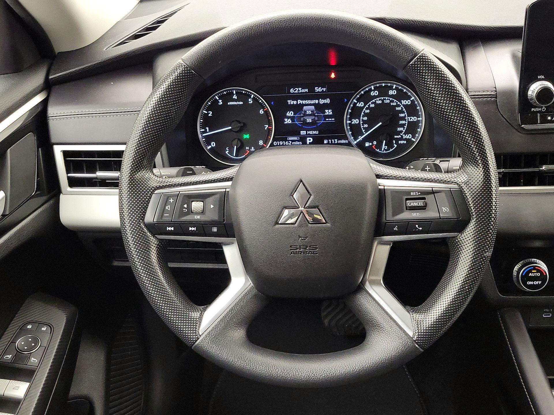 Thumbnail: 2024 Mitsubishi Outlander - 10